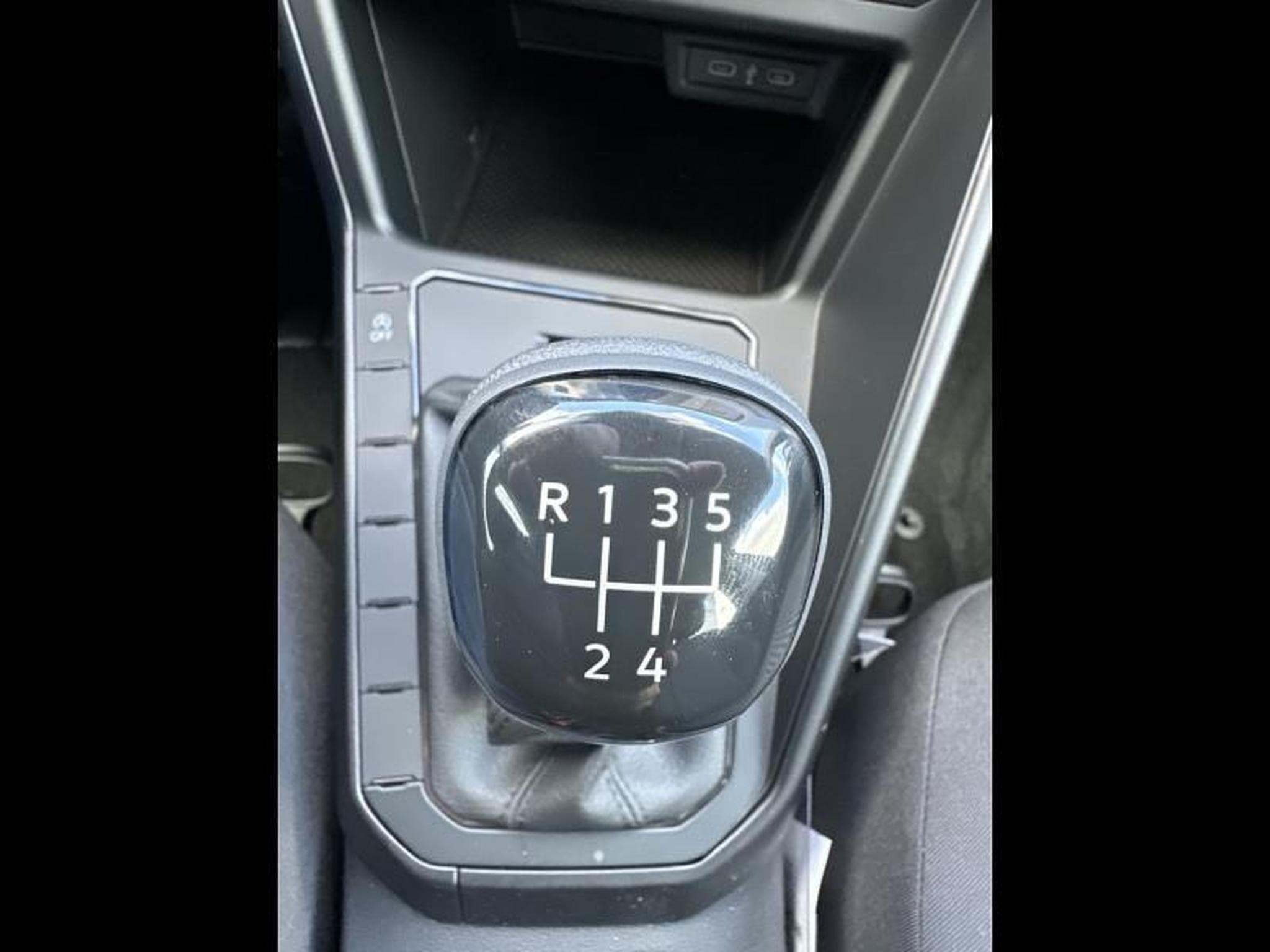 VW Polo 1.0 MPI 80ch LIMITED 5P (2025) - Foto 32