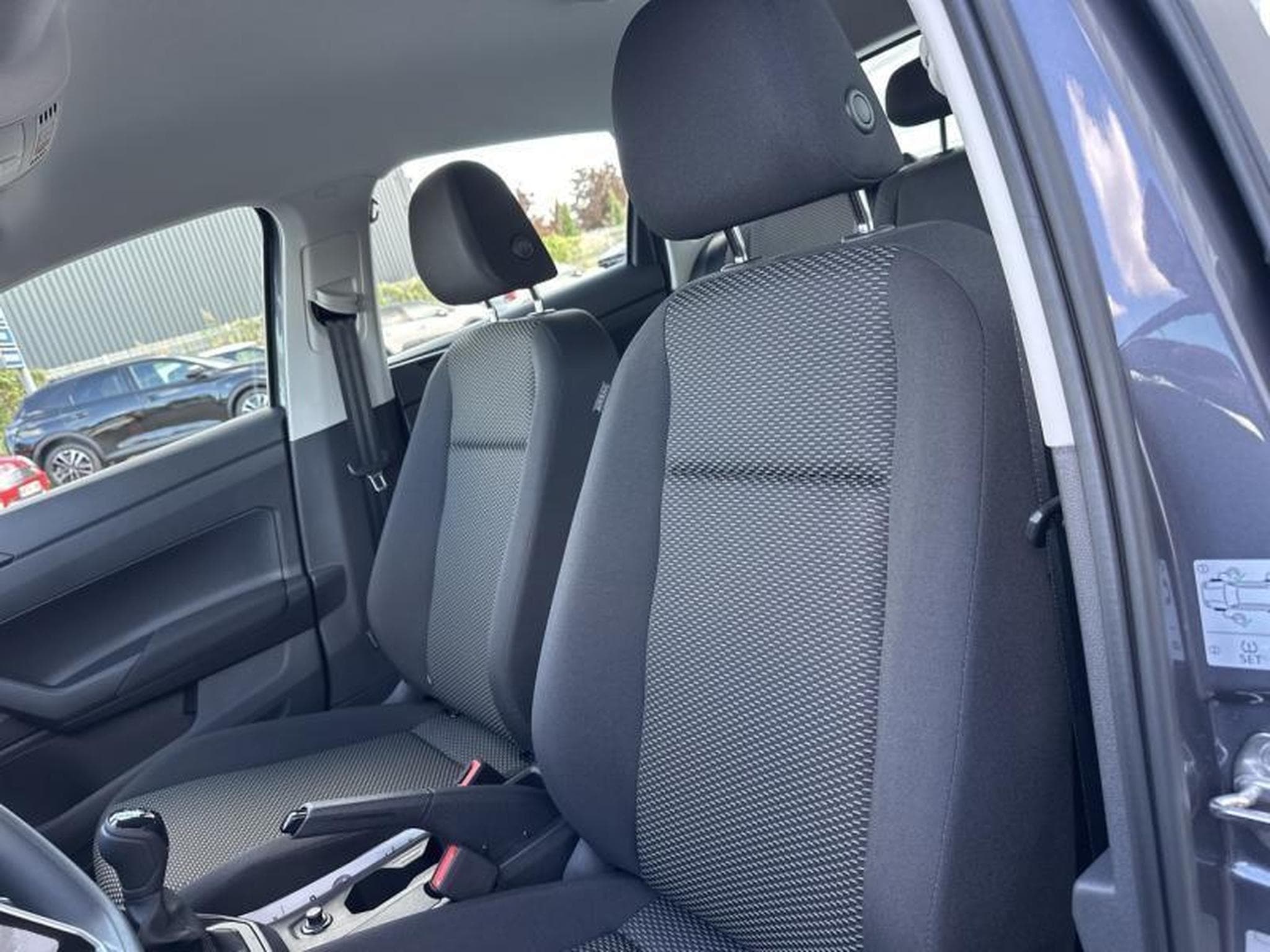 VW Polo 1.0 MPI 80ch LIMITED 5P (2025) - Foto 16