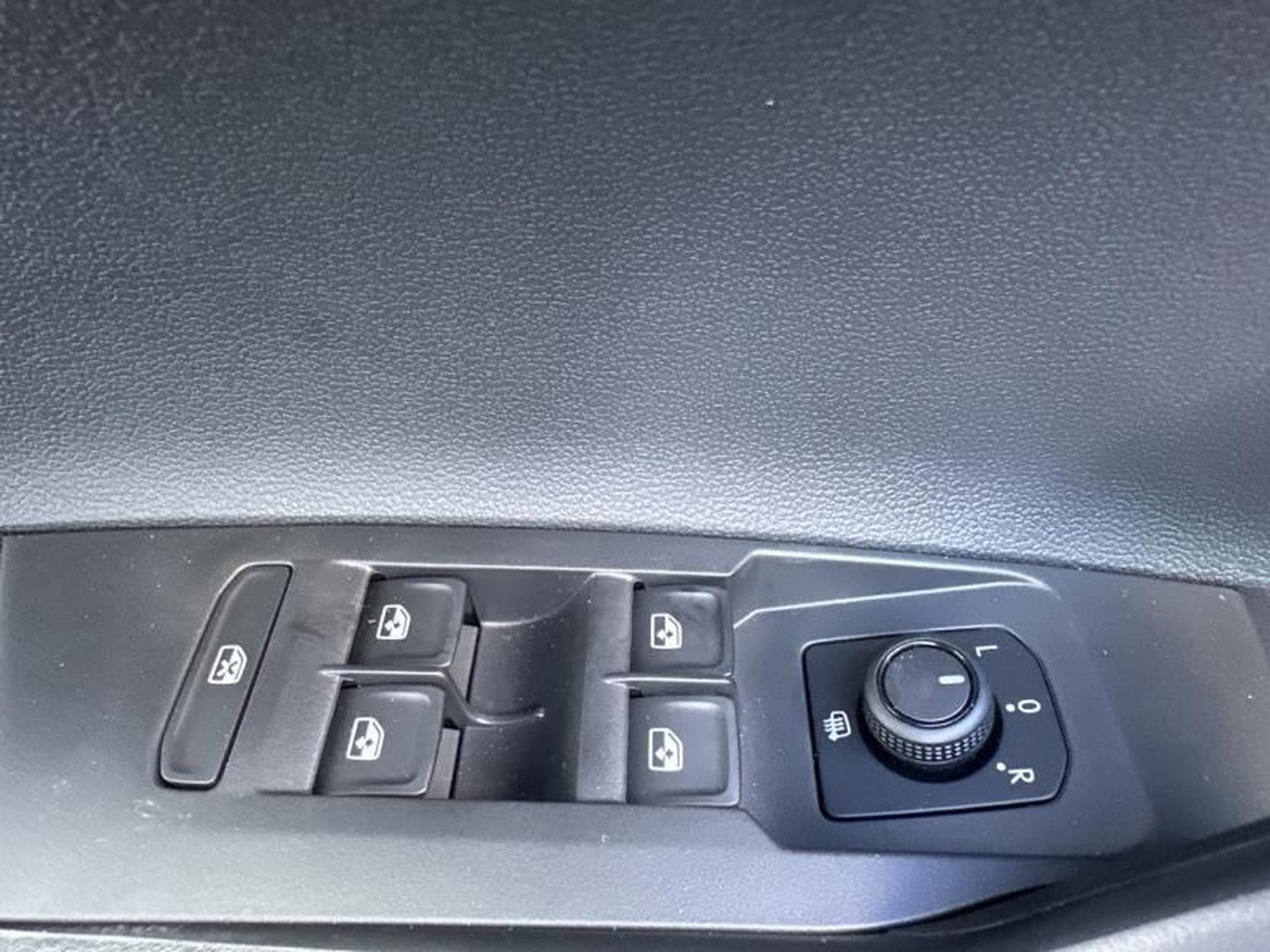 VW Polo 1.0 MPI 80ch LIMITED 5P (2025) - Foto 22