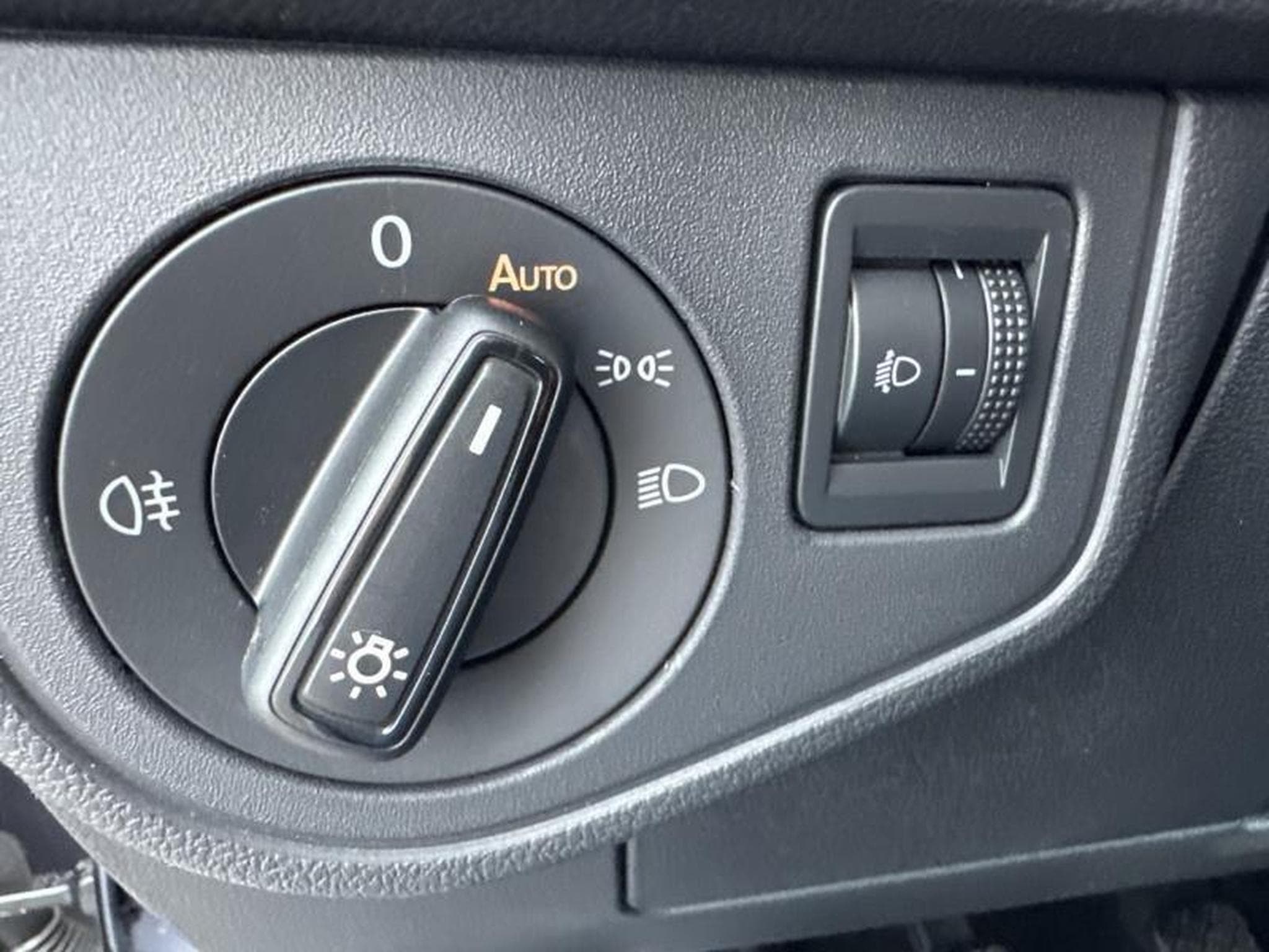 VW Polo 1.0 MPI 80ch LIMITED 5P (2025) - Foto 23