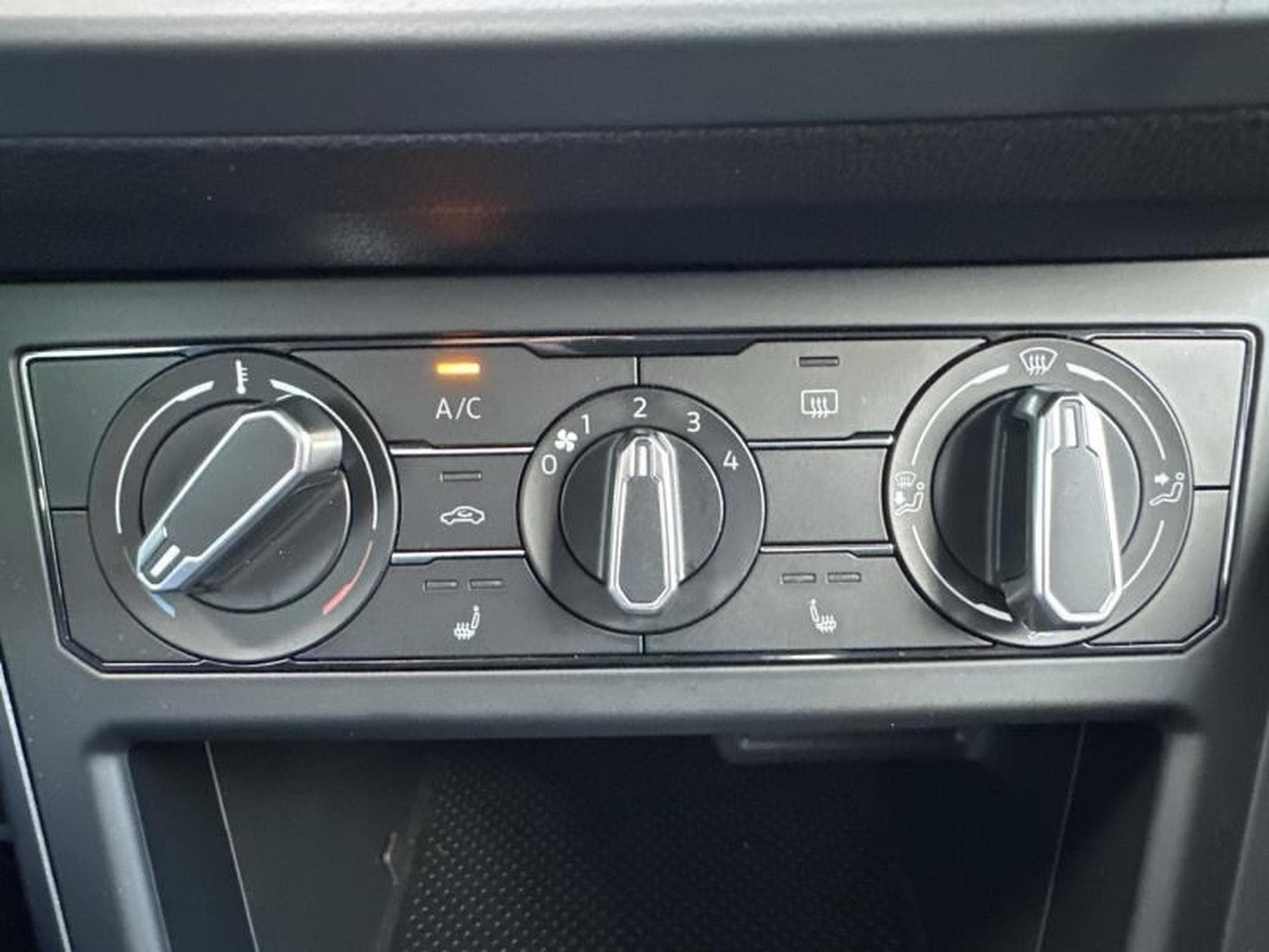 VW Polo 1.0 MPI 80ch LIMITED 5P (2025) - Foto 30