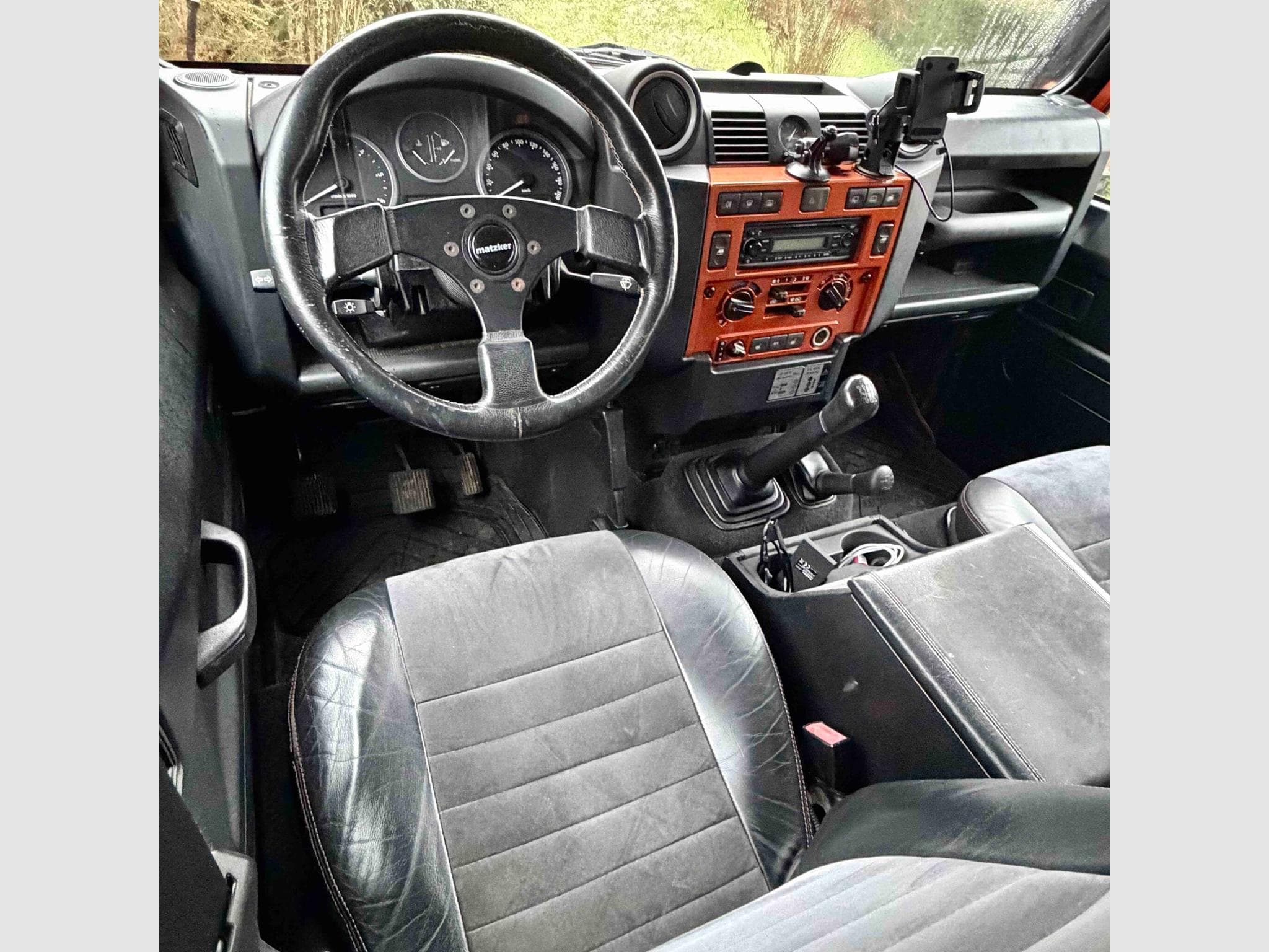 Land-Rover Defender FIRE 110 SW Limited Edition (2009) - Photo 11