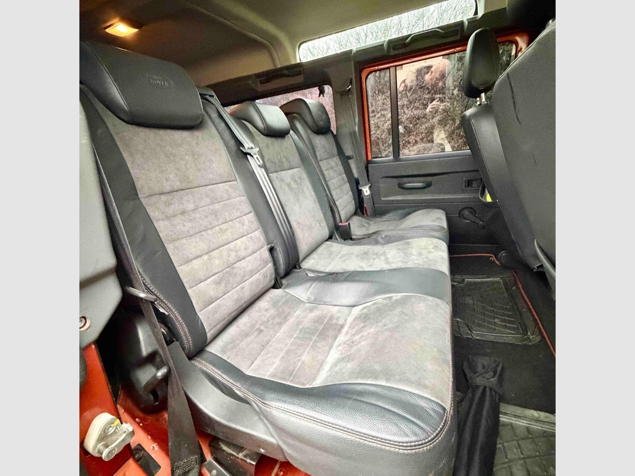 Land-Rover Defender FIRE 110 SW Limited Edition (2009) - Photo 16