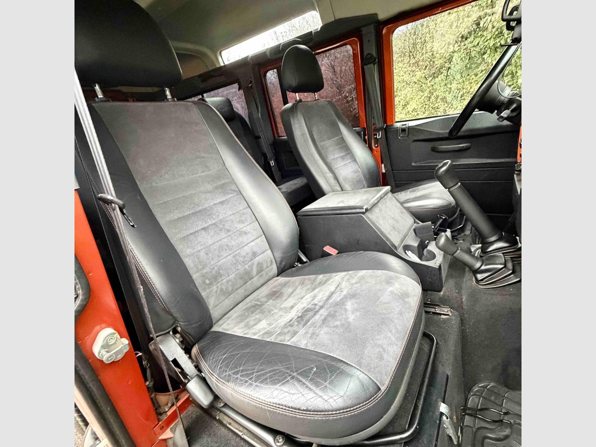 Land-Rover Defender FIRE 110 SW Limited Edition (2009) - Photo 15