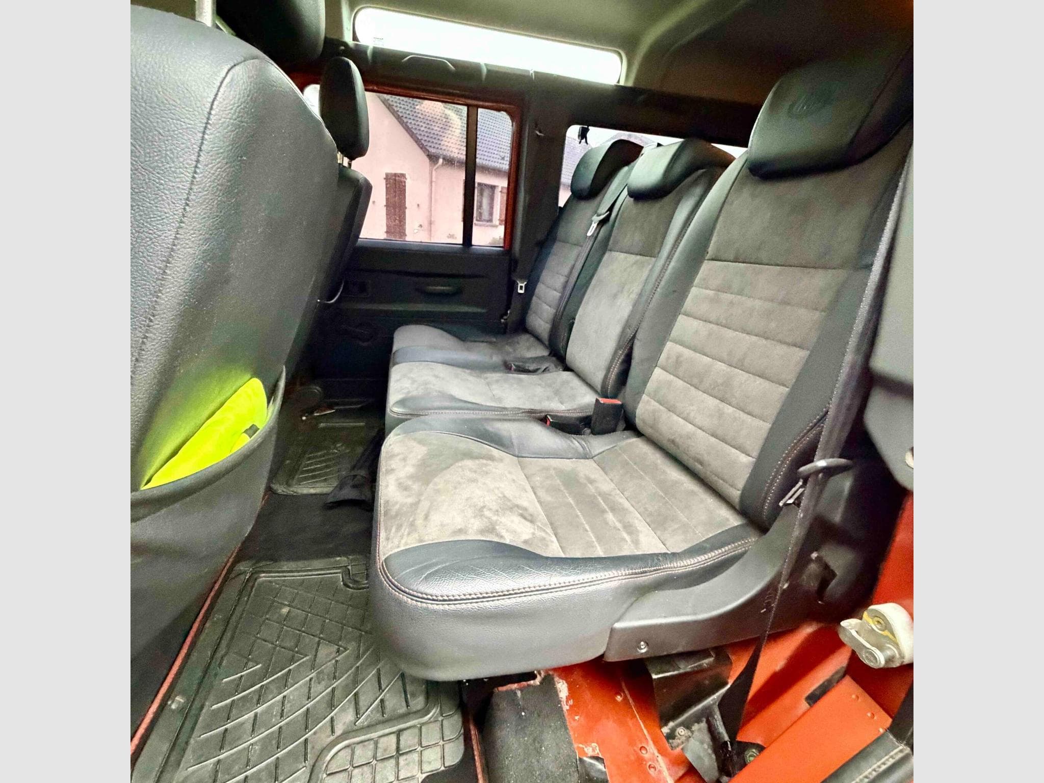 Land-Rover Defender FIRE 110 SW Limited Edition (2009) - Photo 17