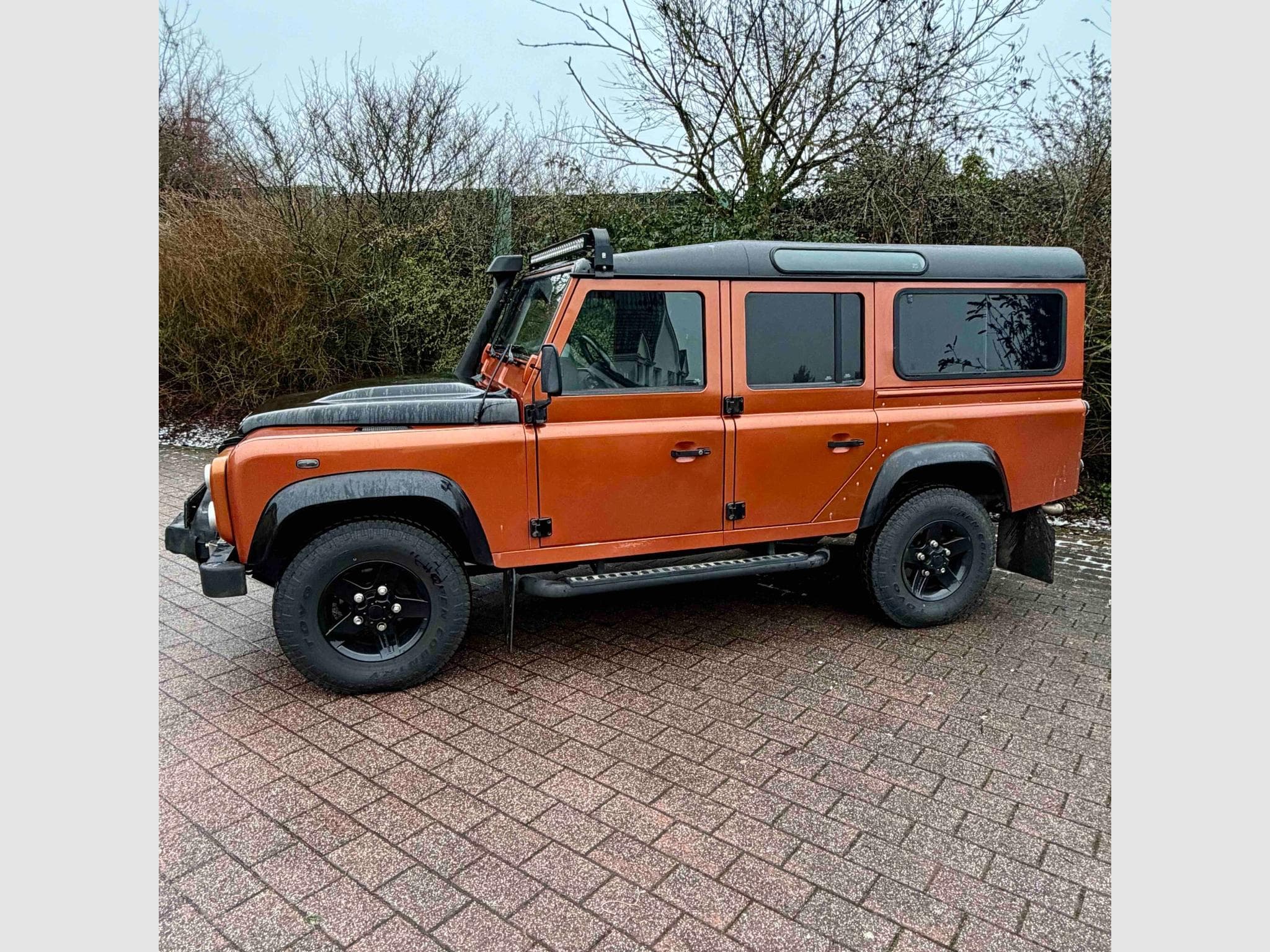 Land-Rover Defender FIRE 110 SW Limited Edition (2009) - Photo 8