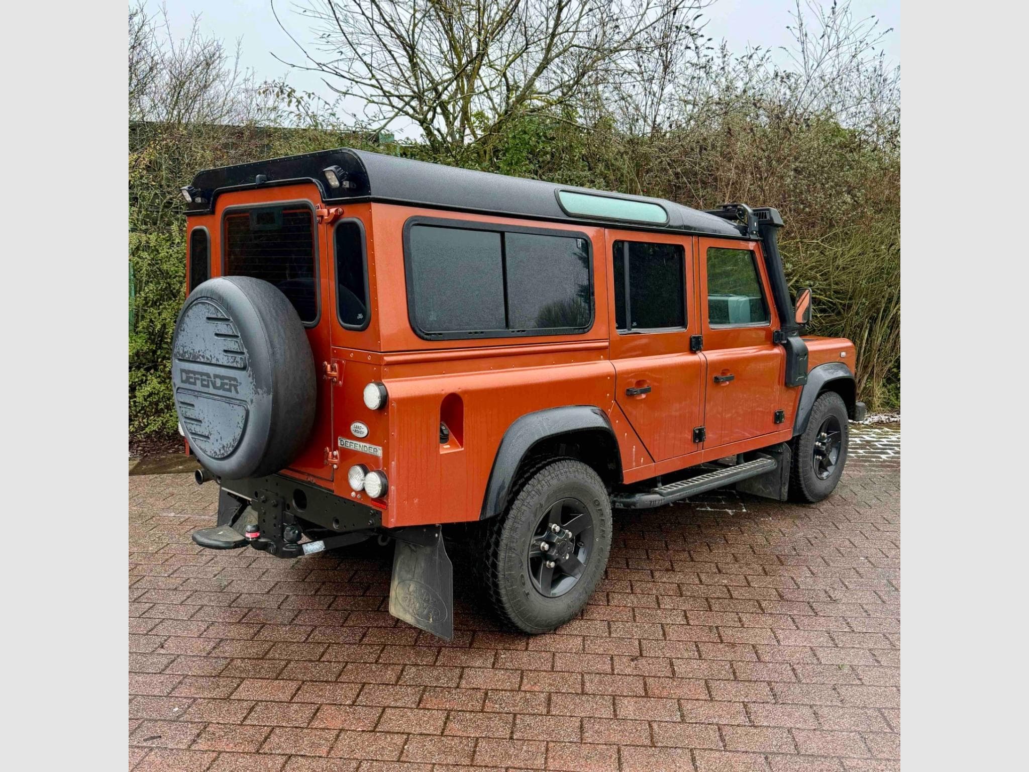 Land-Rover Defender FIRE 110 SW Limited Edition (2009) - Photo 7