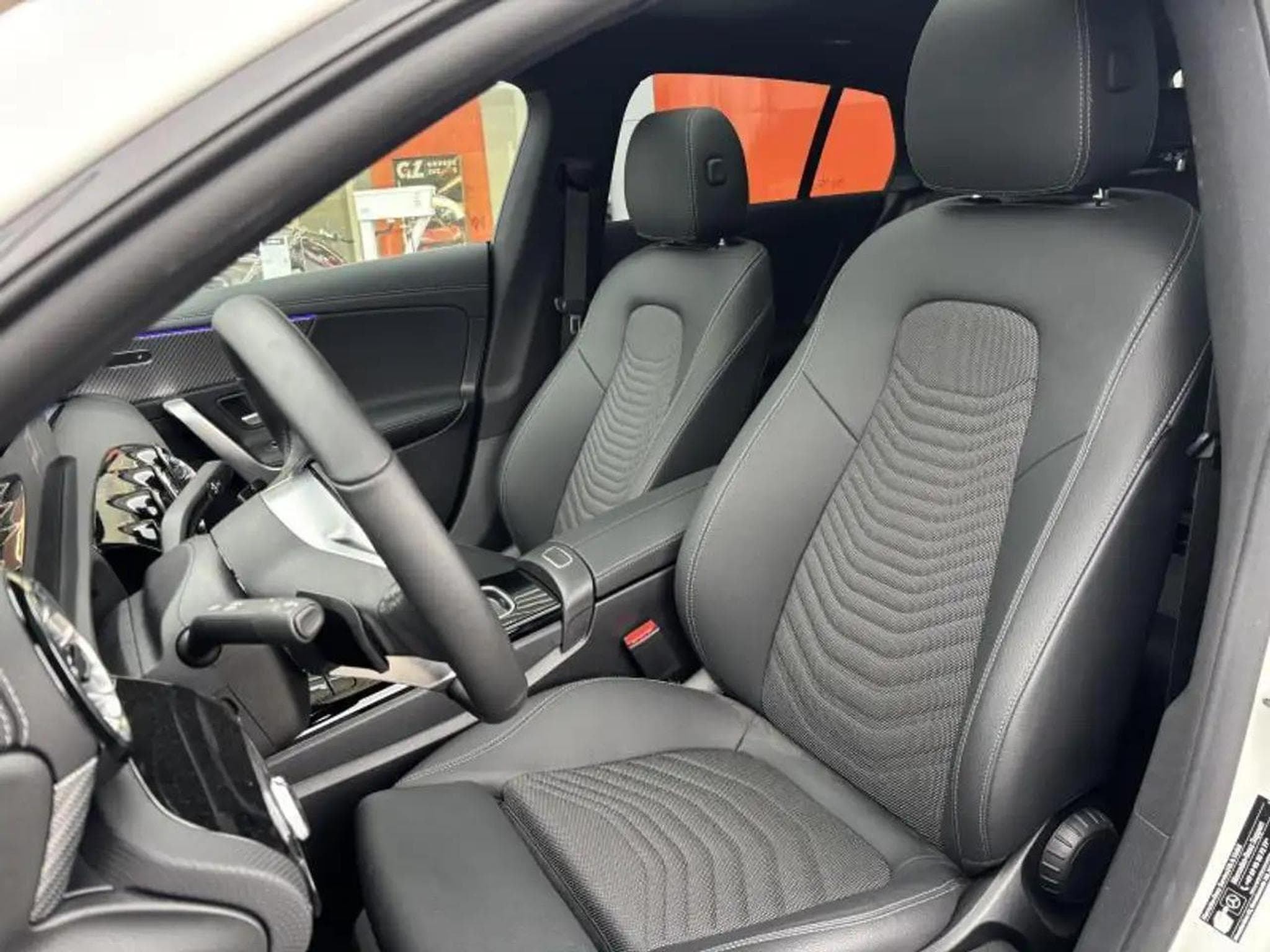 Mercedes GLA 200 (2025) - Photo 10