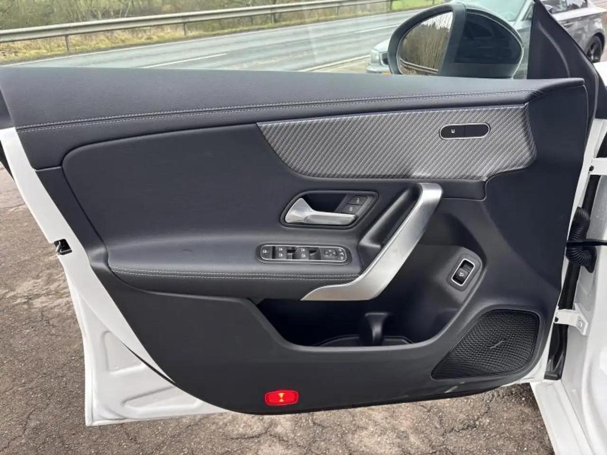 Mercedes GLA 200 (2025) - Photo 9