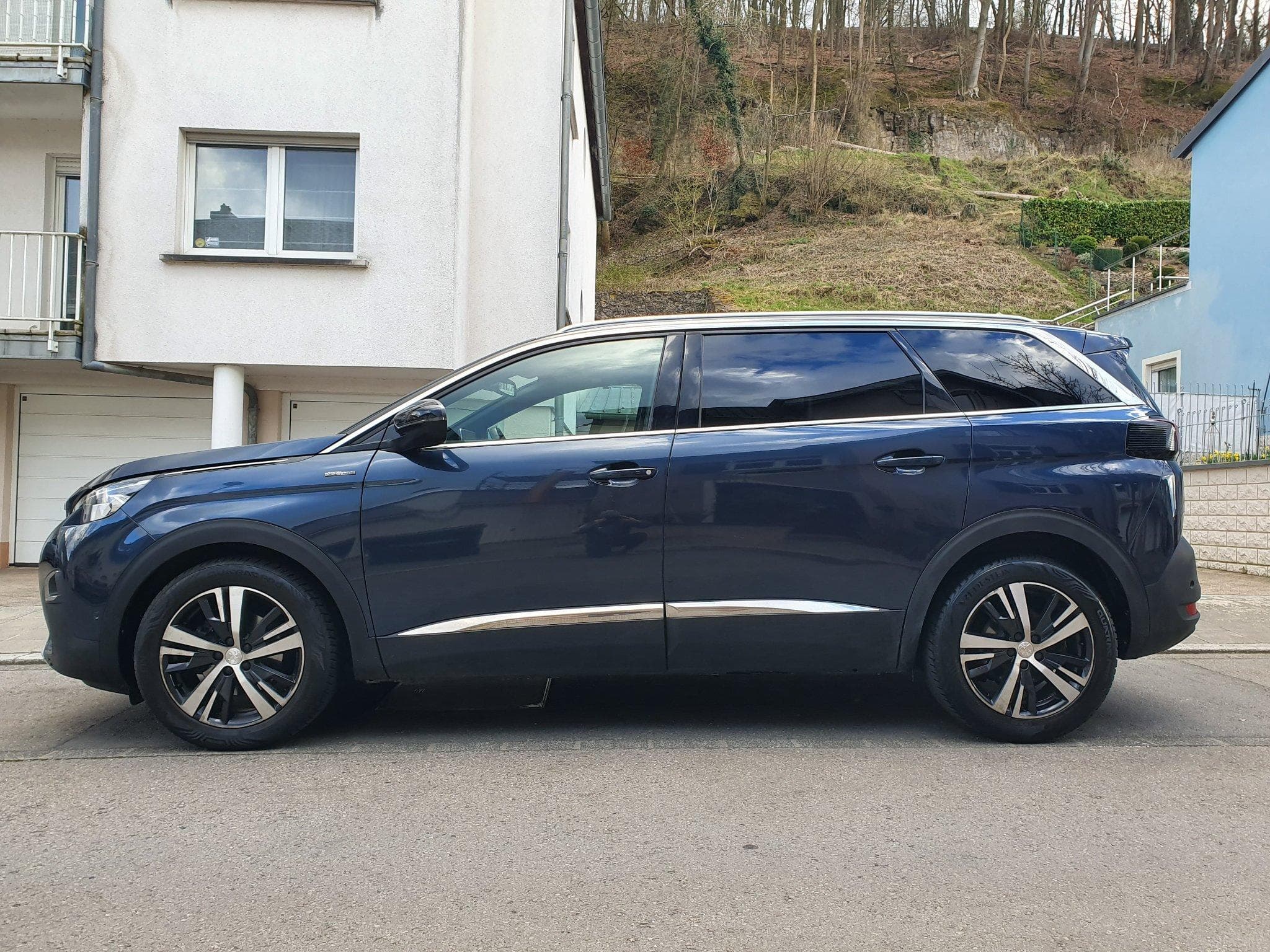 Peugeot 5008 GT, 1.2l 130cv, Allure, camera 360, panorama, 7 pl (2017) - Photo 4