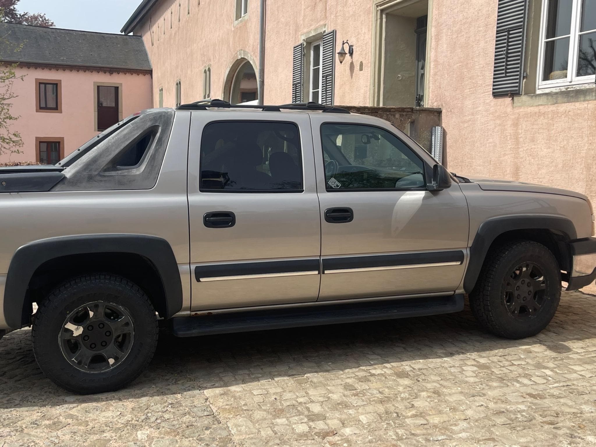 Chevrolet Avalanche Pick Up (2004) - Photo 1
