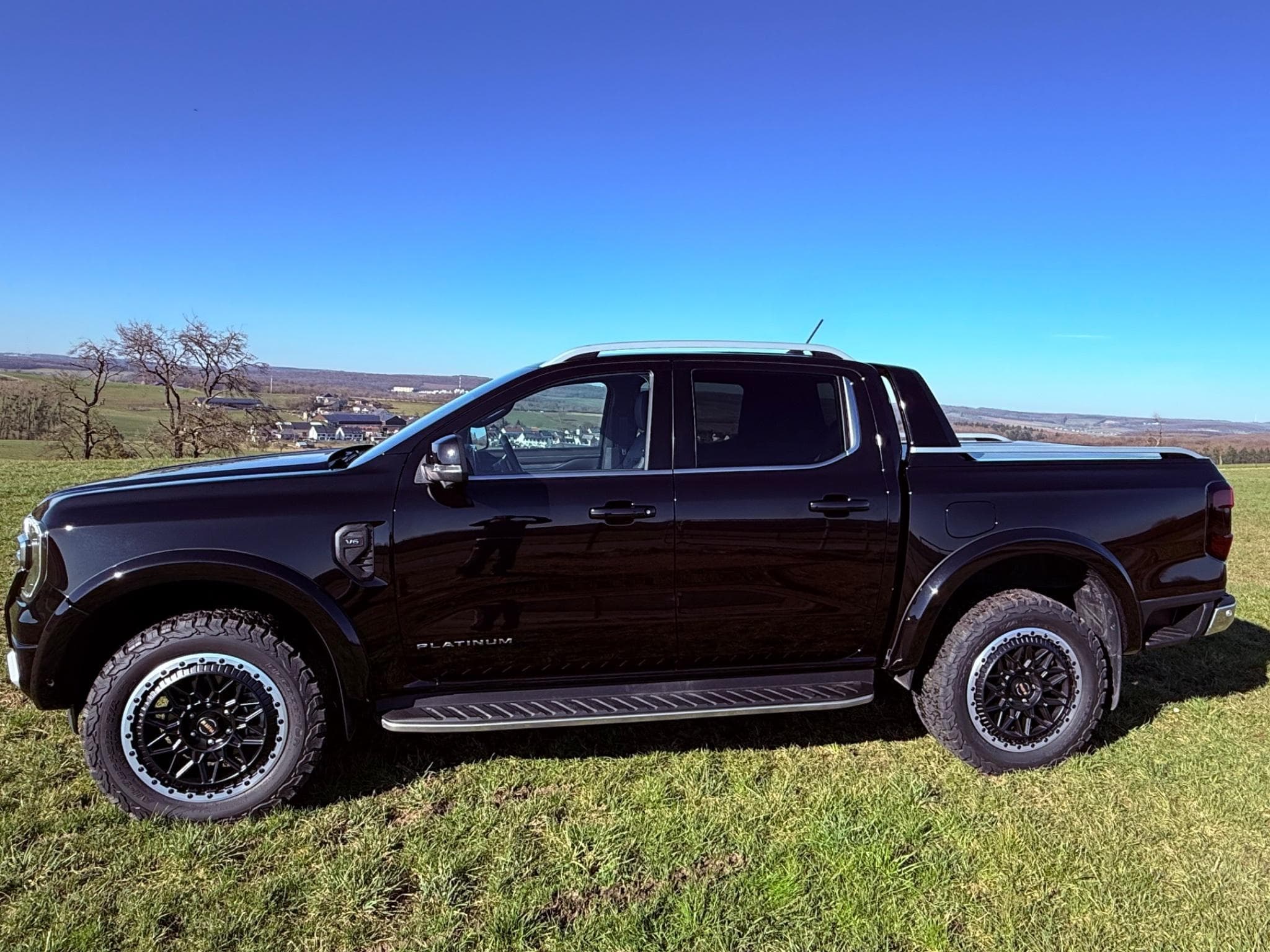 Ford Ranger Platinum V6 (2025) - Photo 2