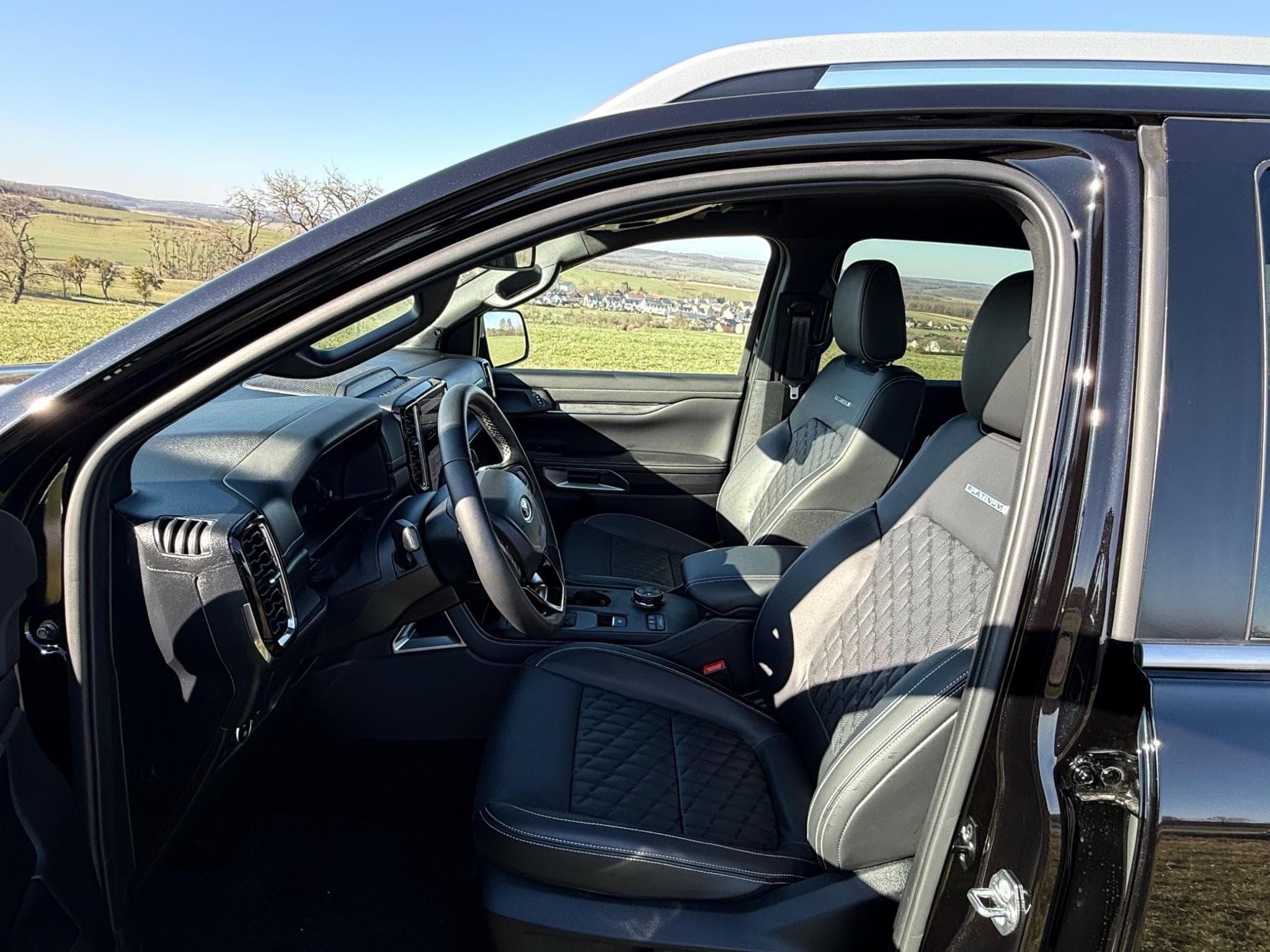 Ford Ranger Platinum V6 (2025) - Photo 3