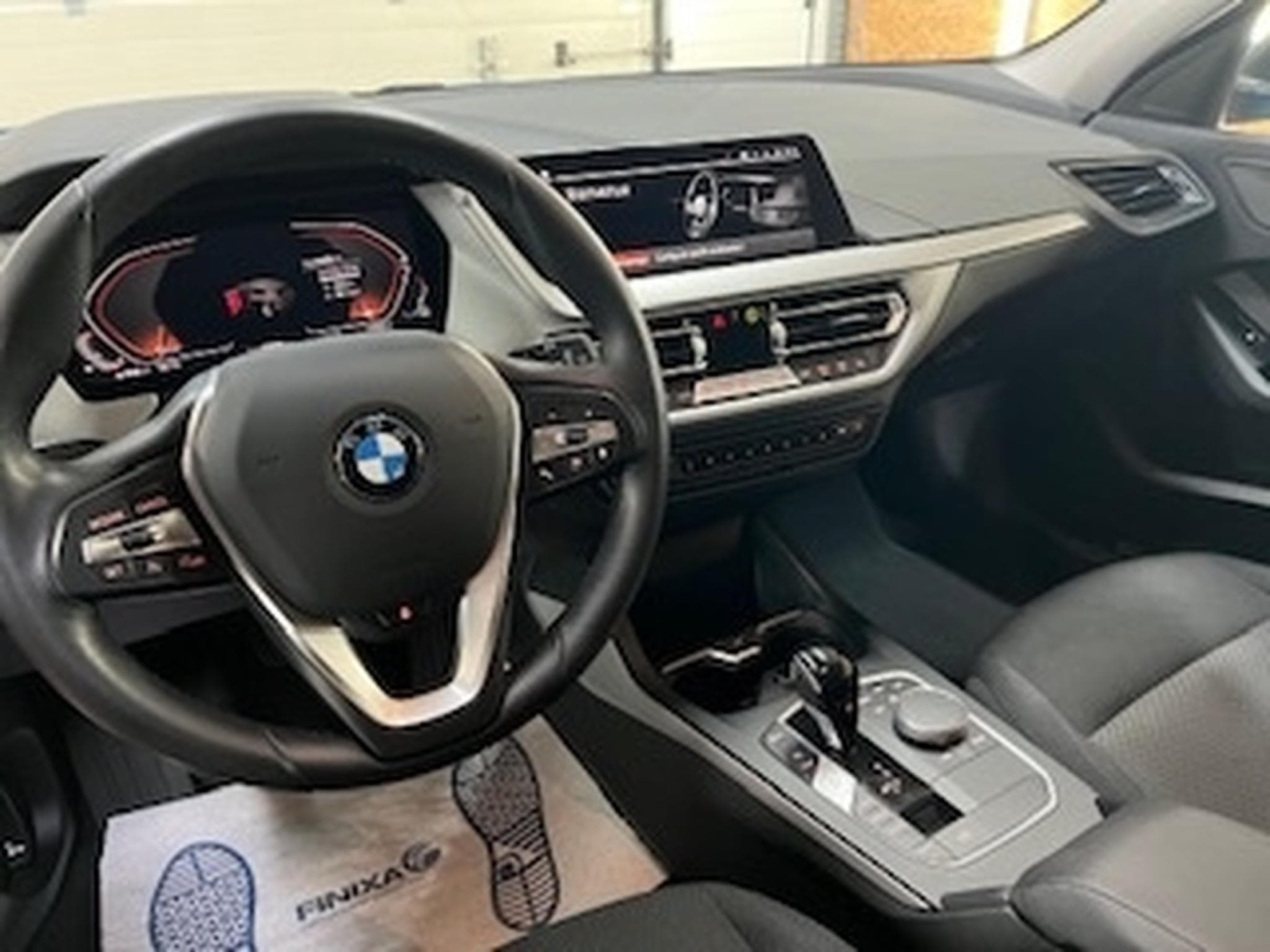 BMW 118 IA Business Edition Automatique (2023) - Foto 11