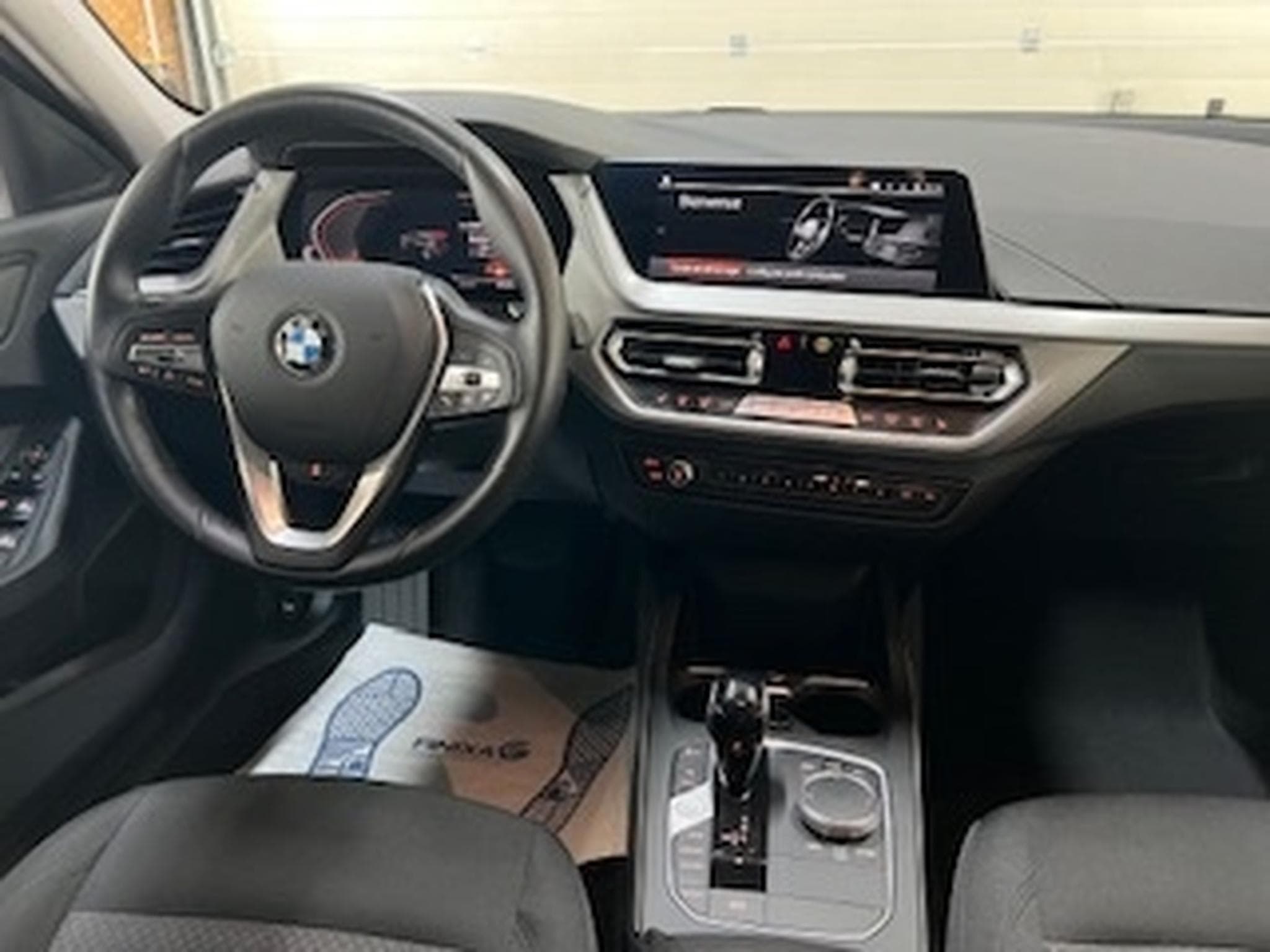 BMW 118 IA Business Edition Automatique (2023) - Foto 14