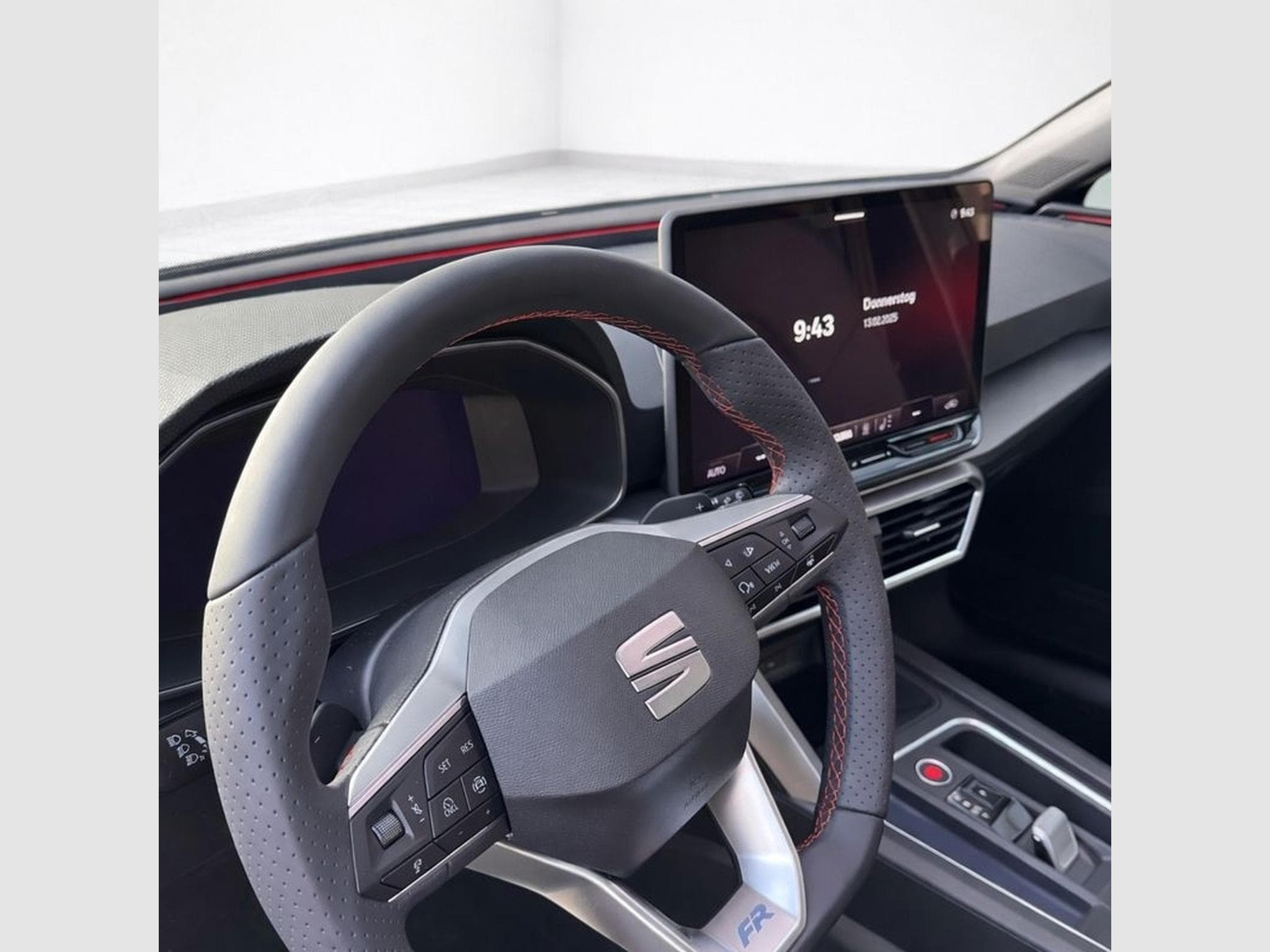 Seat Leon FR 1.5 e-Hybrid 204cv (2025) - Photo 5