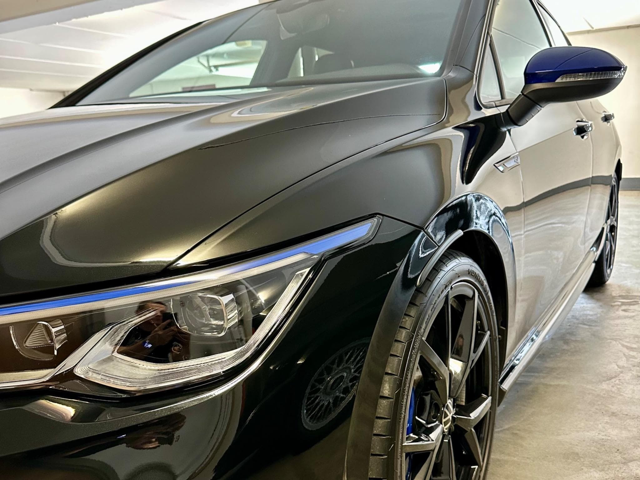 VW Golf Golf R – Série Spéciale “20 Years” (2024) - Foto 7