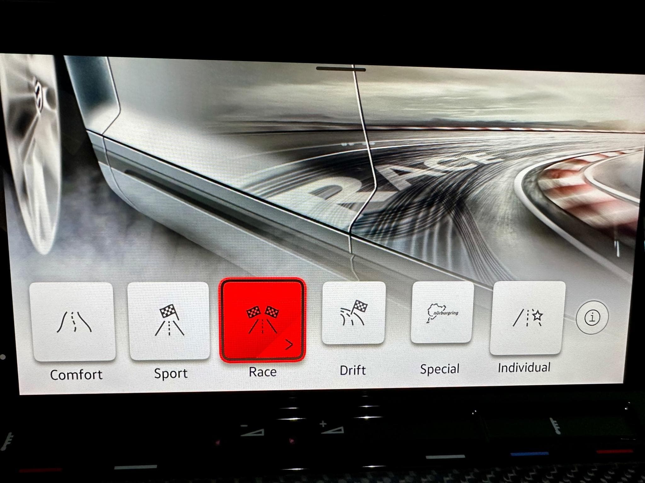 VW Golf Golf R – Série Spéciale “20 Years” (2024) - Foto 13