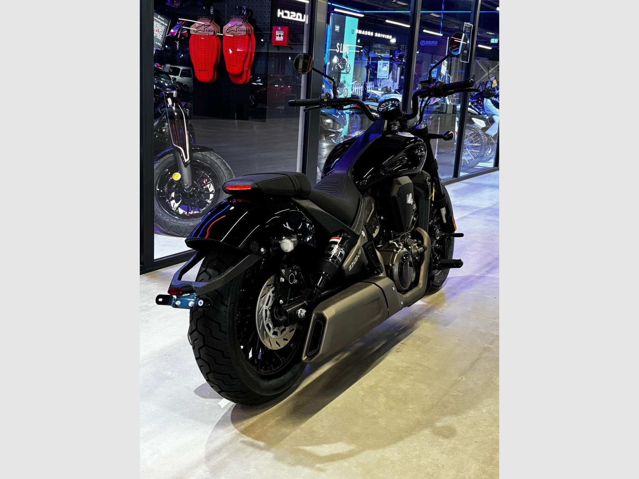 Benda DARKFLAG 500 V4 (2026) - Photo 4