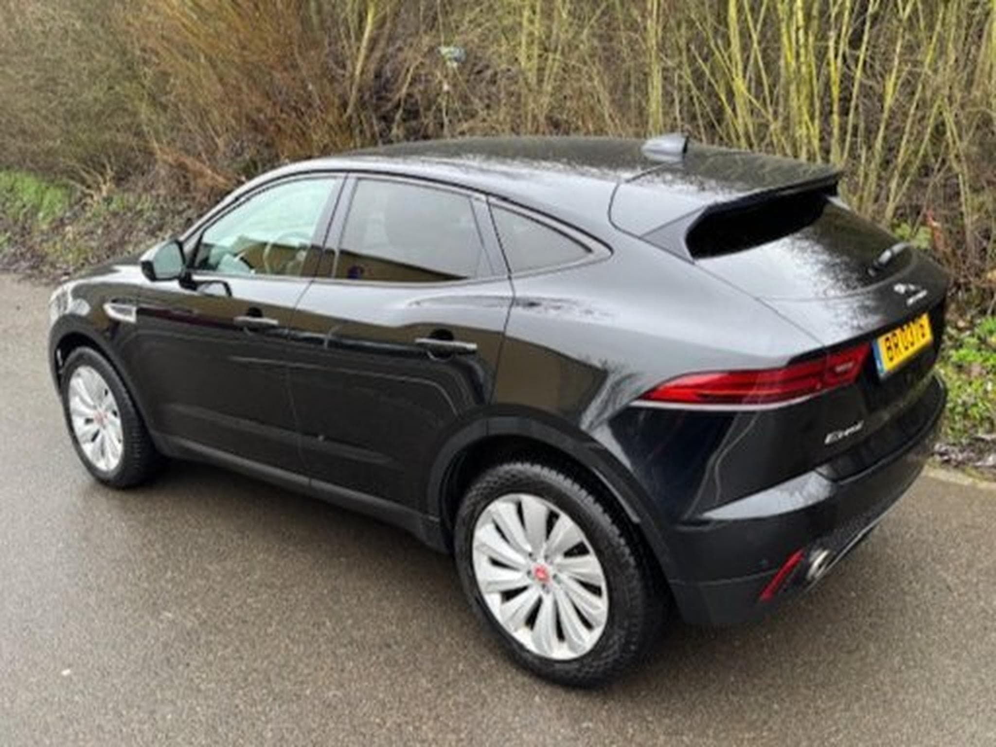 Jaguar E-Pace 250P R-Design (2018) - Photo 2