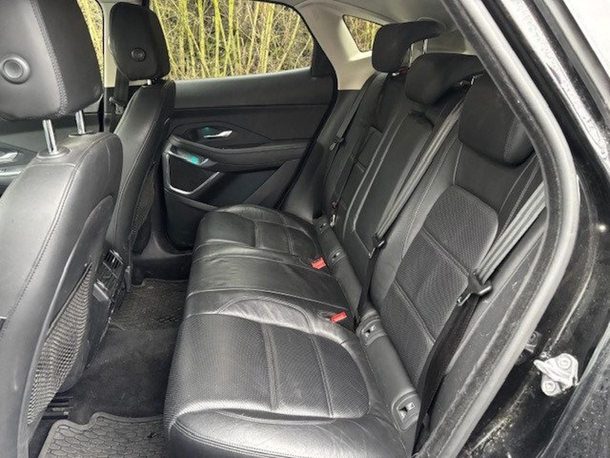 Jaguar E-Pace 250P R-Design (2018) - Photo 8