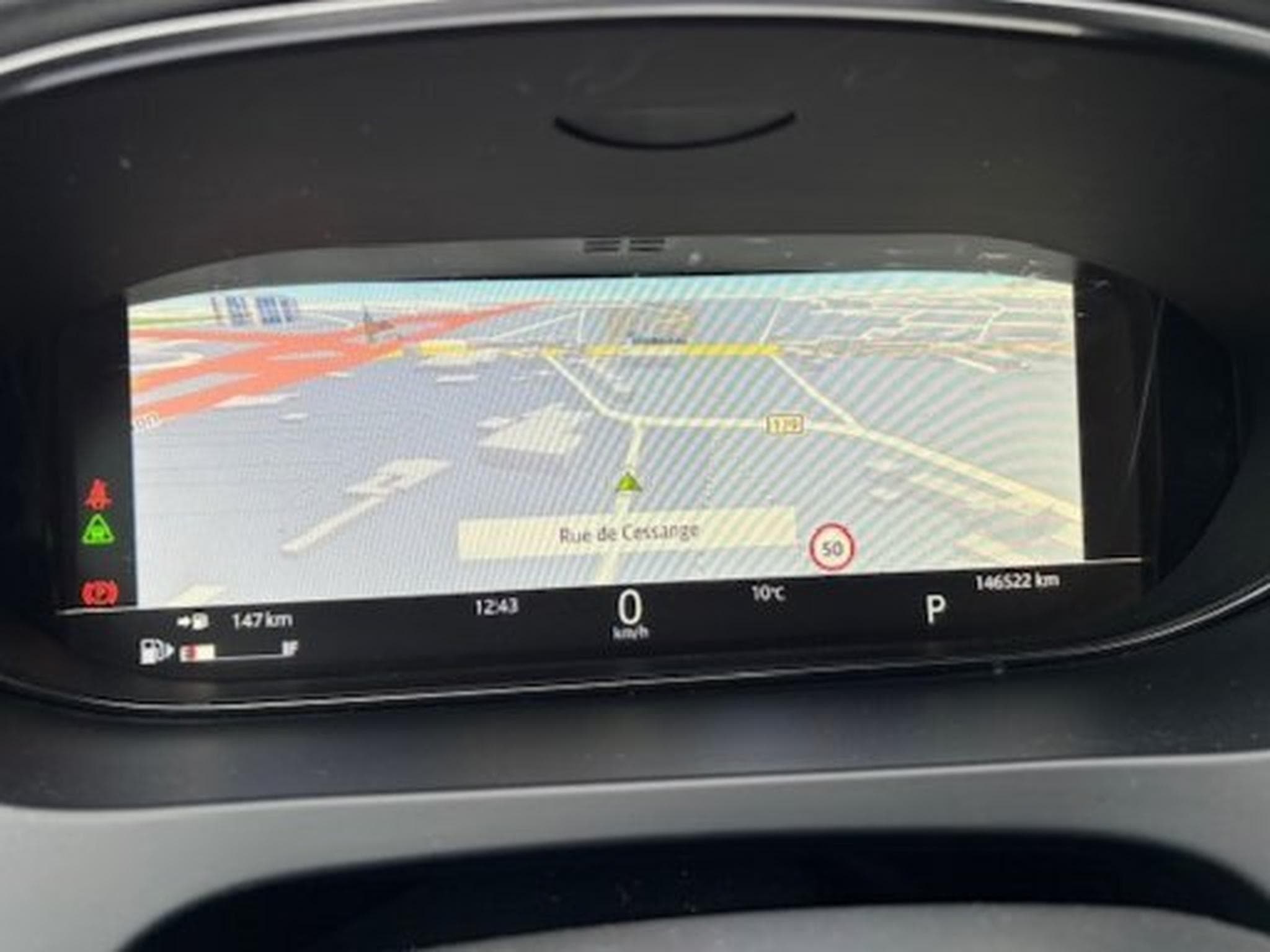 Jaguar E-Pace 250P R-Design (2018) - Photo 10