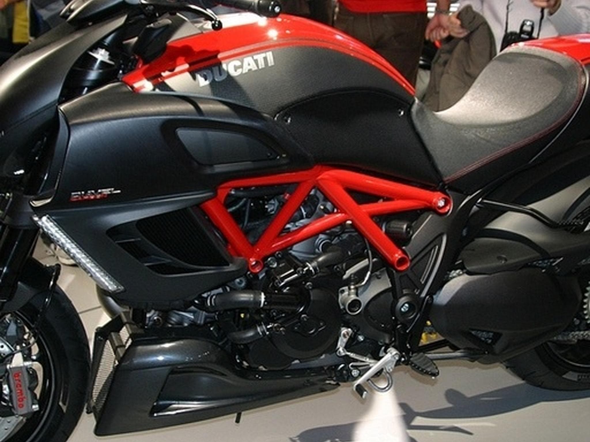 Ducati Diavel Red carbon (2011) - Foto 3