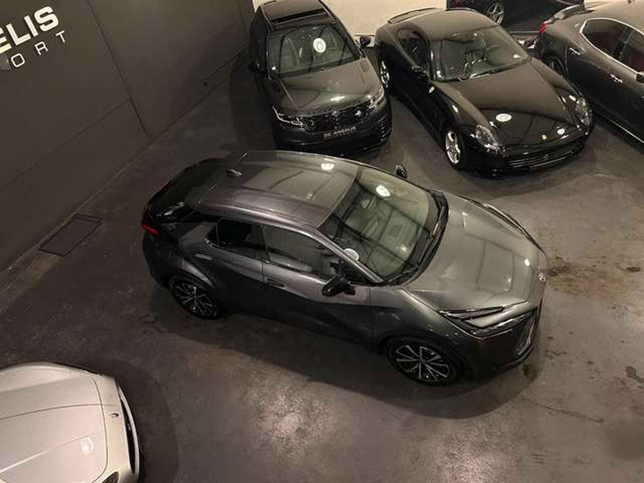 Toyota C-HR 2.0 HYBRID 223 MULTIDRIVE ECVT DESIGN (2025) - Foto 2