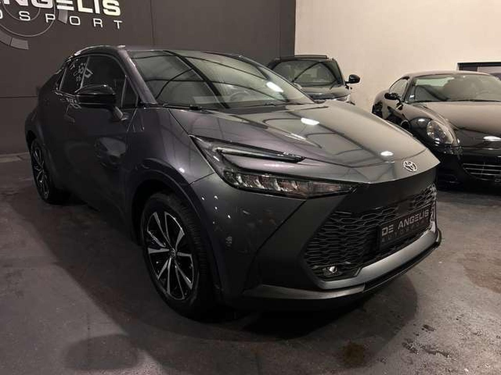 Toyota C-HR 2.0 HYBRID 223 MULTIDRIVE ECVT DESIGN (2025) - Foto 7