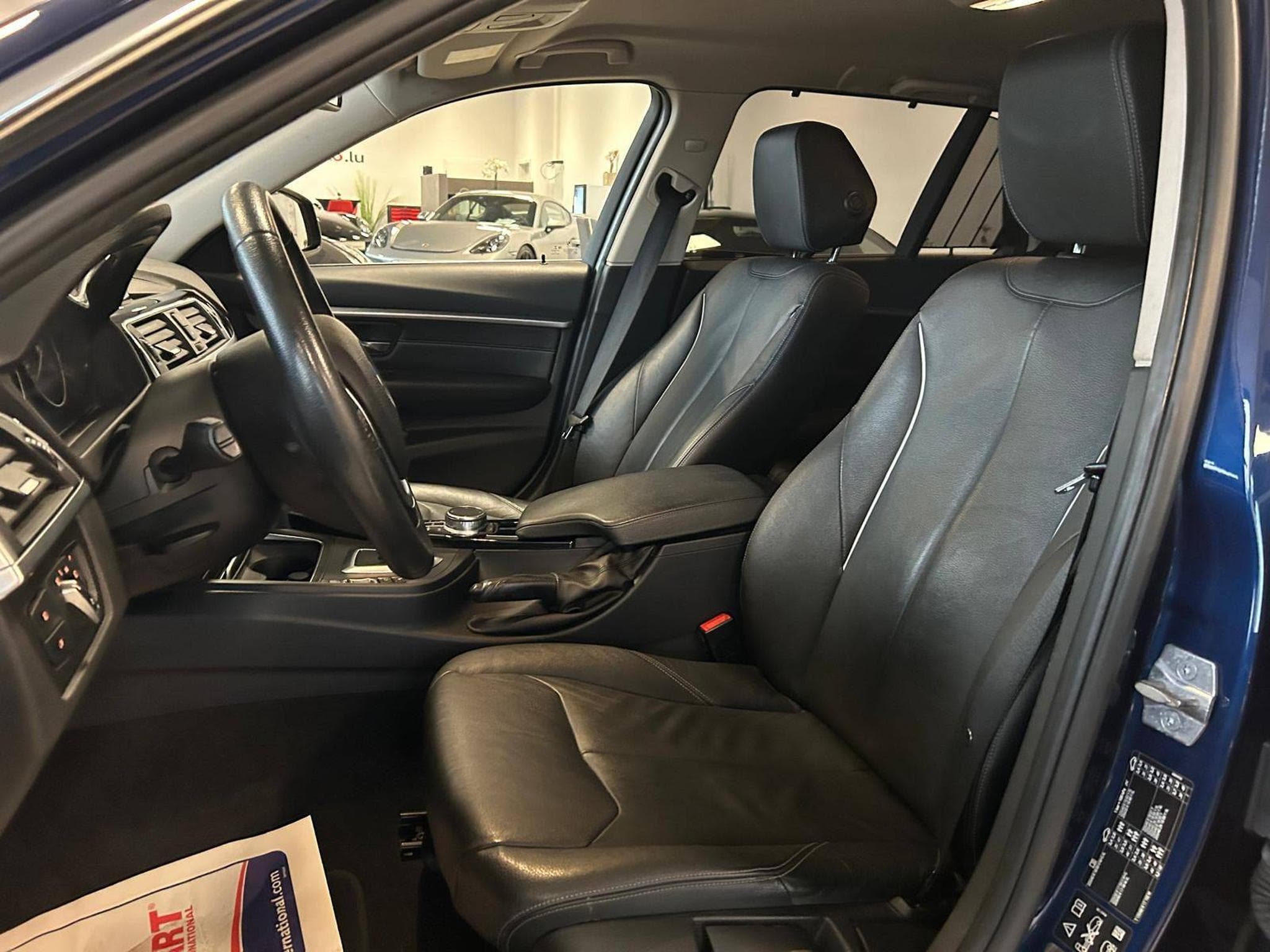 BMW 335 d xDrive Luxury Line (2018) - Photo 12