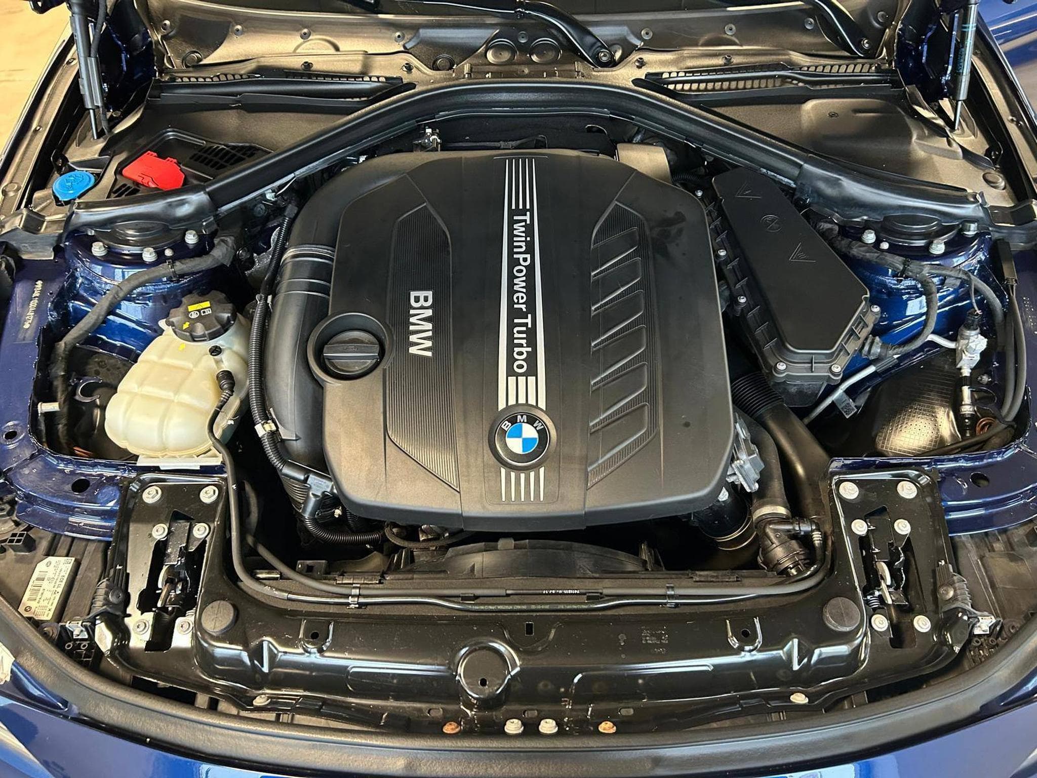 BMW 335 d xDrive Luxury Line (2018) - Photo 15