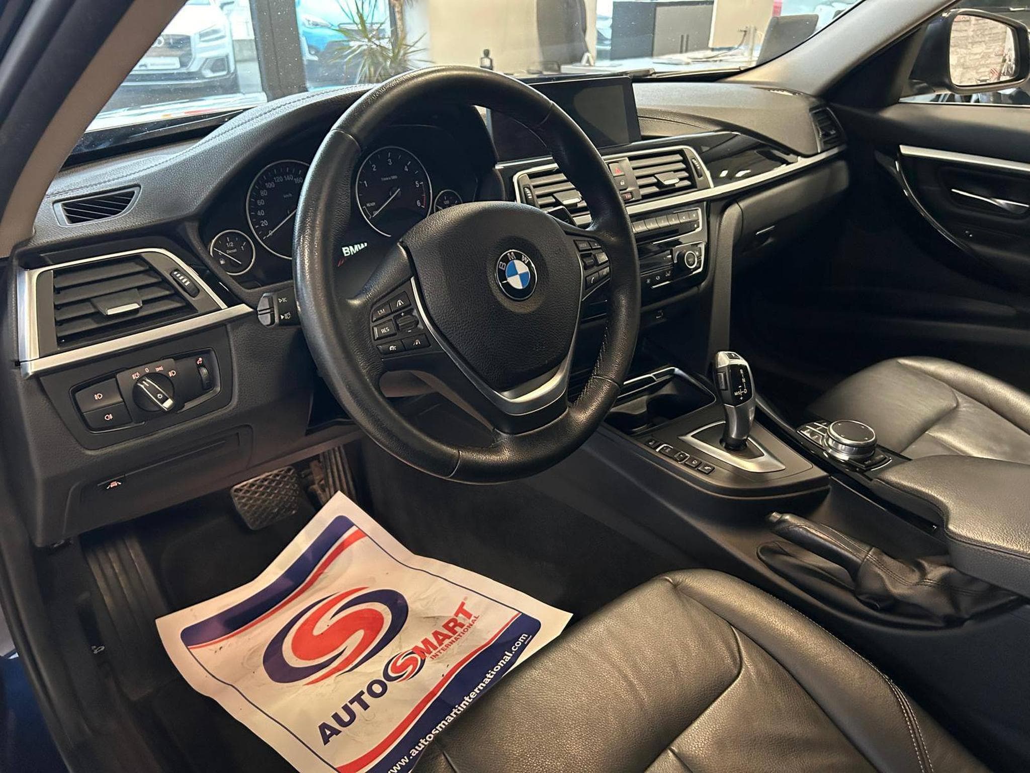 BMW 335 d xDrive Luxury Line (2018) - Photo 8