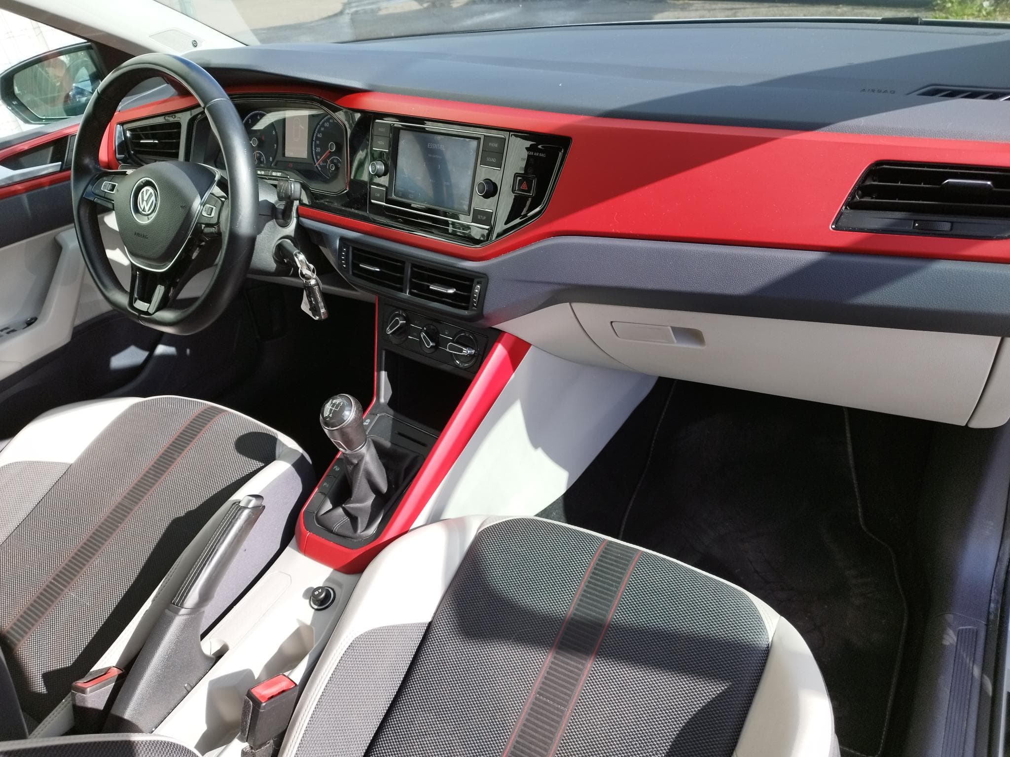 VW Polo POLO 1.L TSI BEATS (2018) - Foto 8