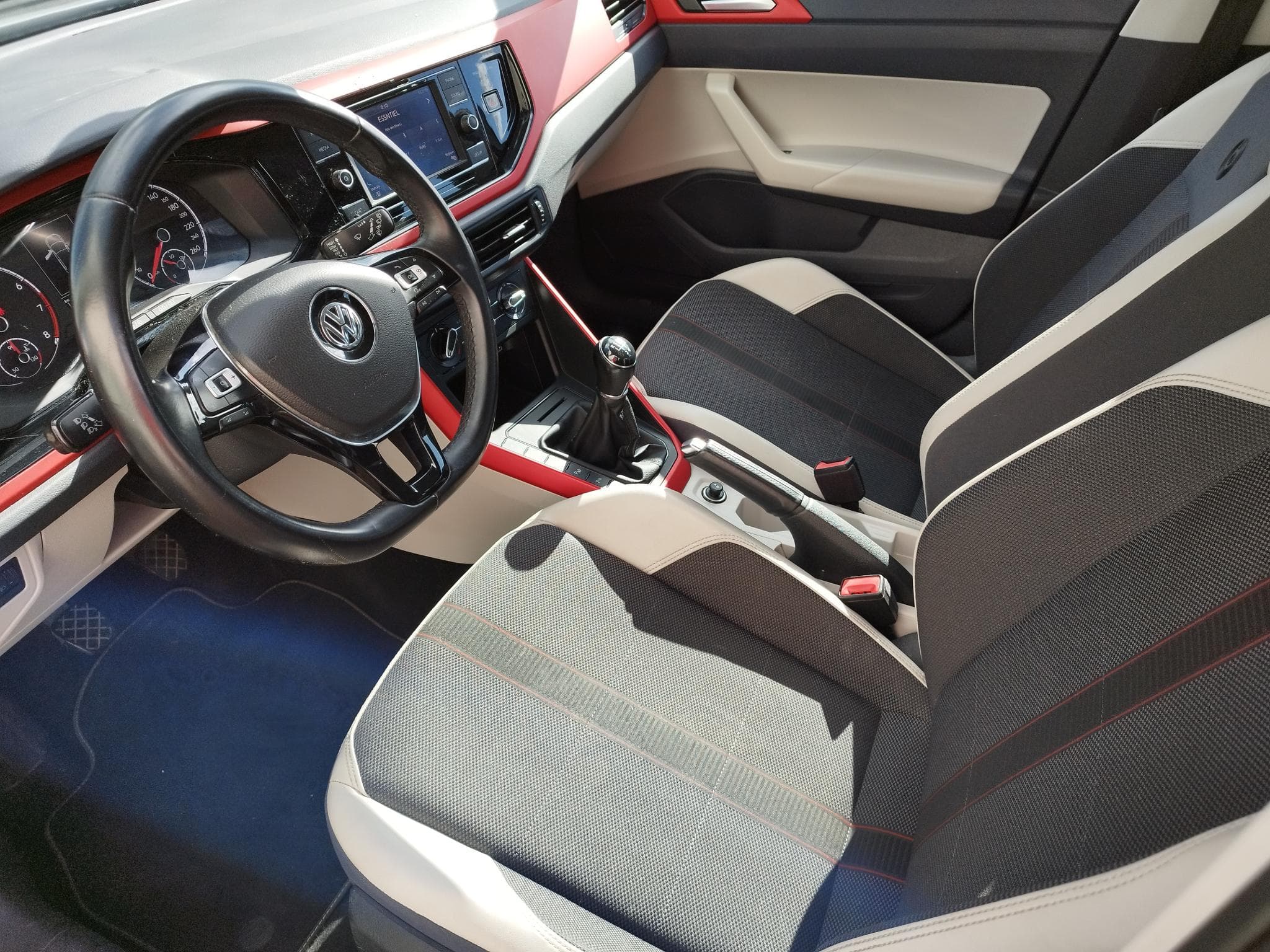 VW Polo POLO 1.L TSI BEATS (2018) - Foto 11