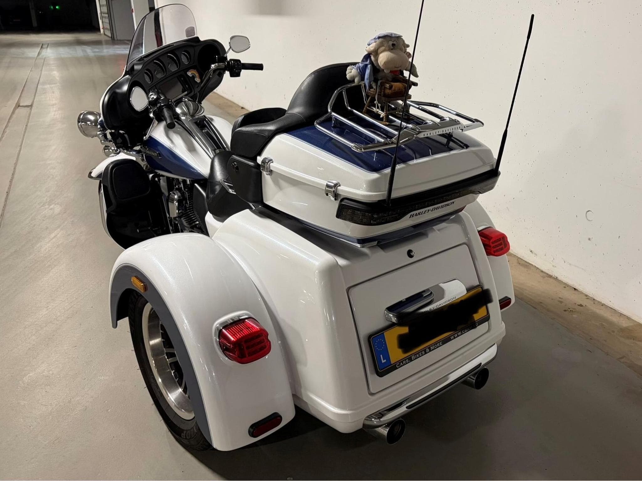 Harley-Davidson Tri Glide Ultra (2015) - Photo 2