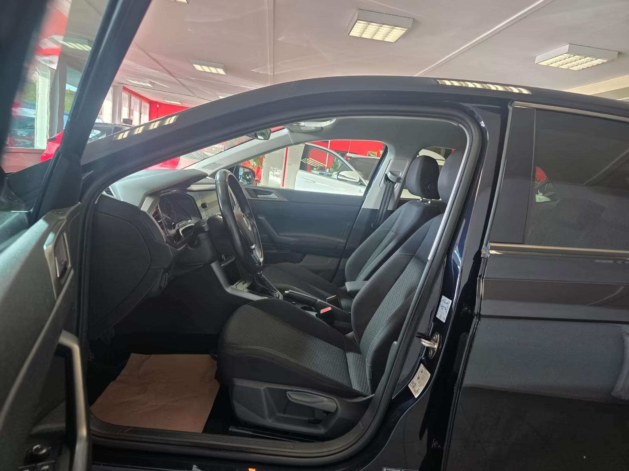 VW Polo VI 1.0 TSI Comfortline (2018) - Photo 4