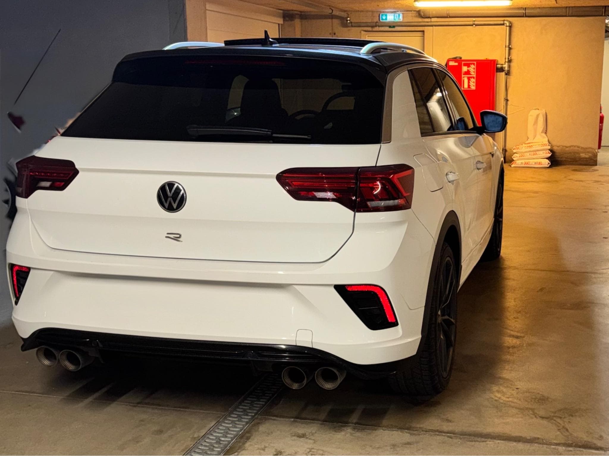 VW T-Roc R 2.0 TSI 300 CH akrapovič (2021) - Foto 2
