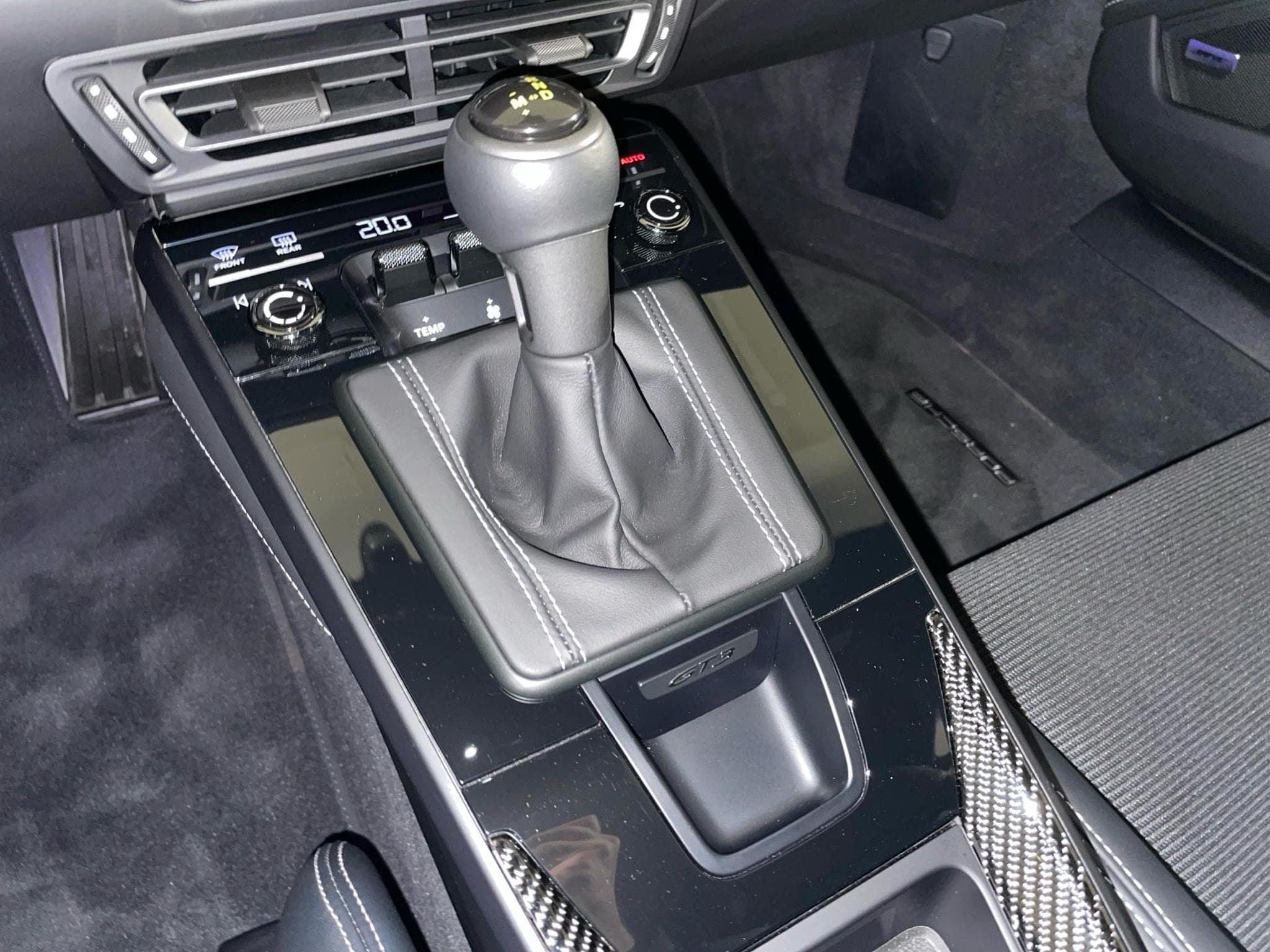 Porsche 911 GT3 Touring (2024) - Photo 10