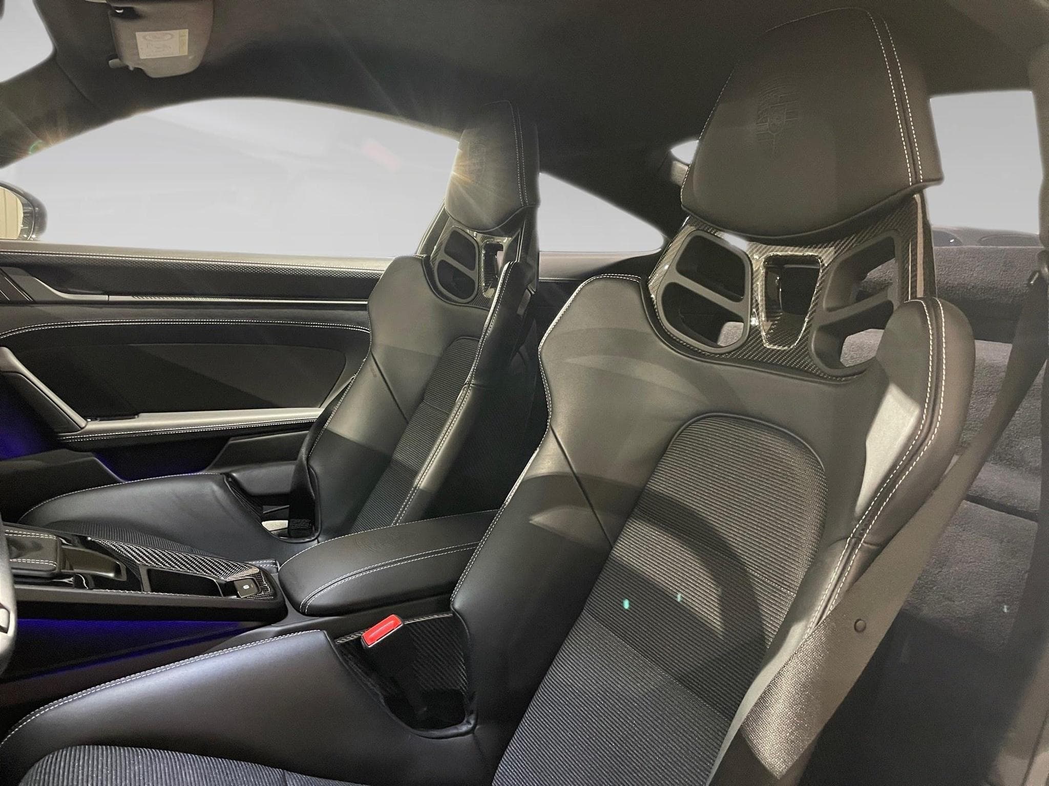 Porsche 911 GT3 Touring (2024) - Photo 11