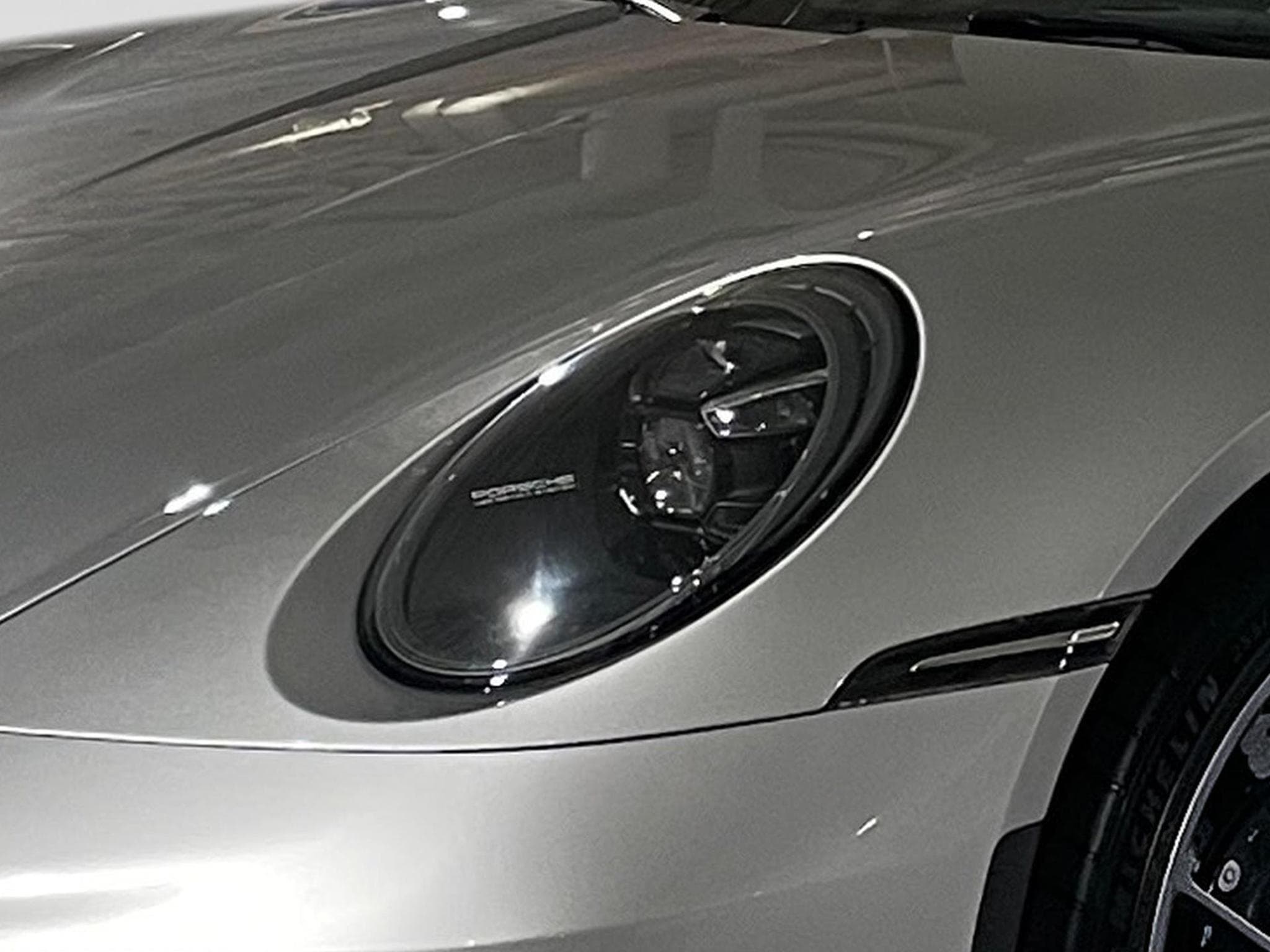 Porsche 911 GT3 Touring (2024) - Photo 23