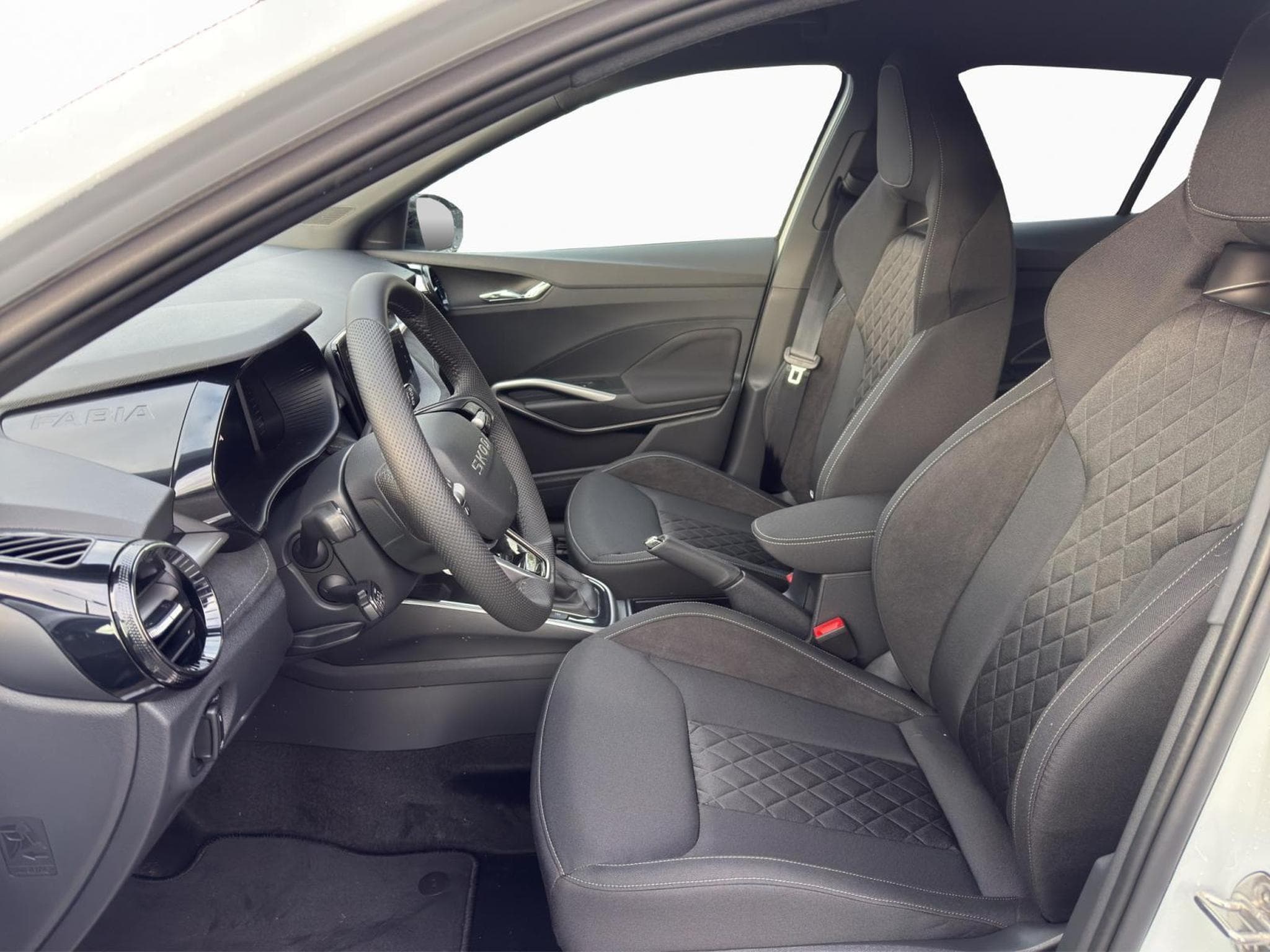 Skoda Fabia Monte Carlo (2025) - Photo 16