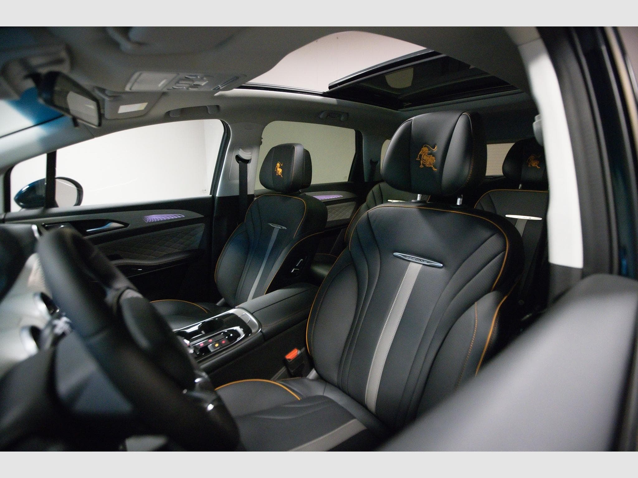 Forthing U-Tour 1.5 TURBO AUTO 7 PLACES (2026) - Photo 7