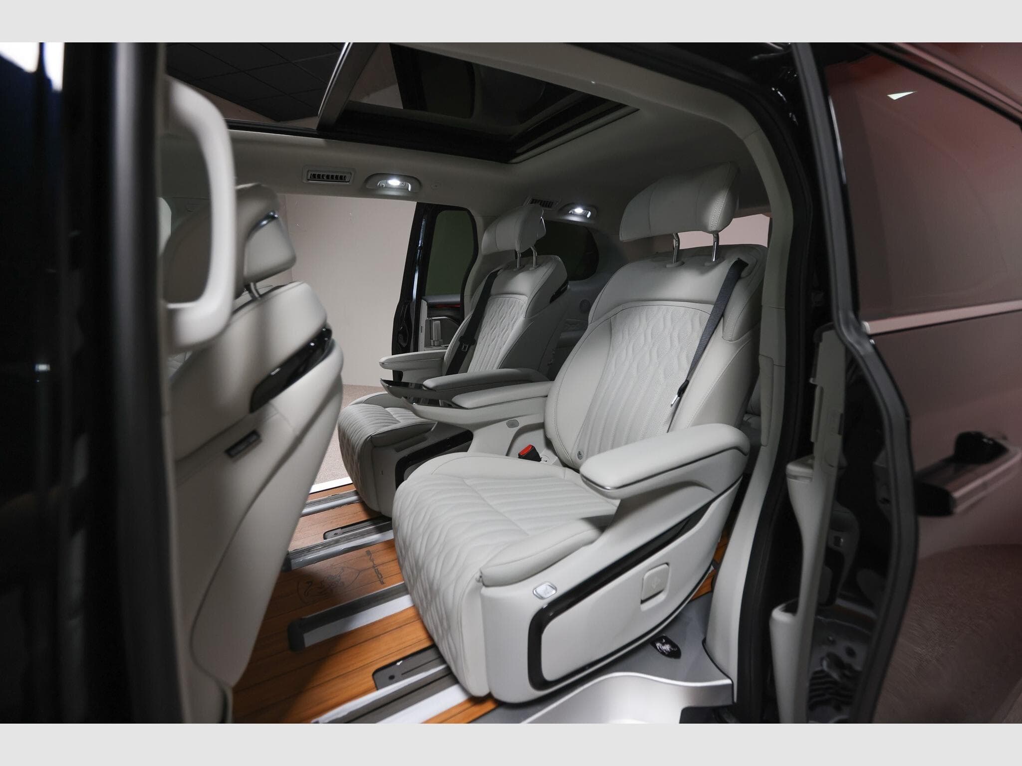 Forthing 9 1.5 HEV 7 PLACES FULL HYBRID (2026) - Photo 6