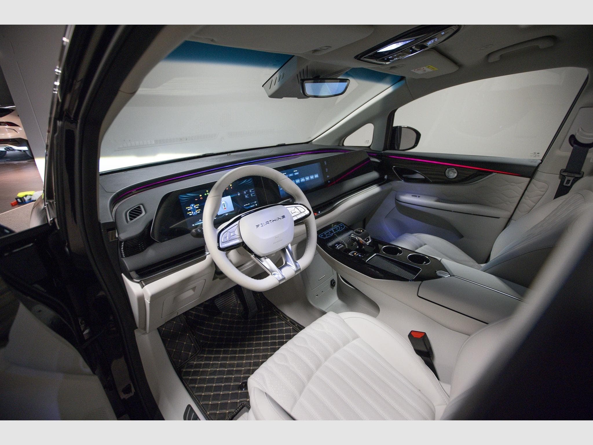 Forthing 9 1.5 HEV 7 PLACES FULL HYBRID (2026) - Photo 5