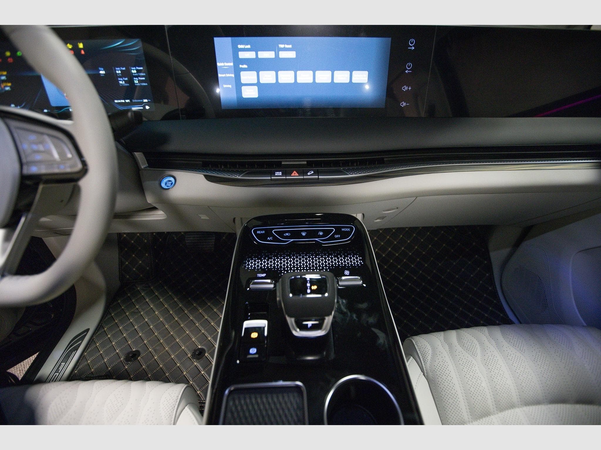 Forthing 9 1.5 HEV 7 PLACES FULL HYBRID (2026) - Photo 9