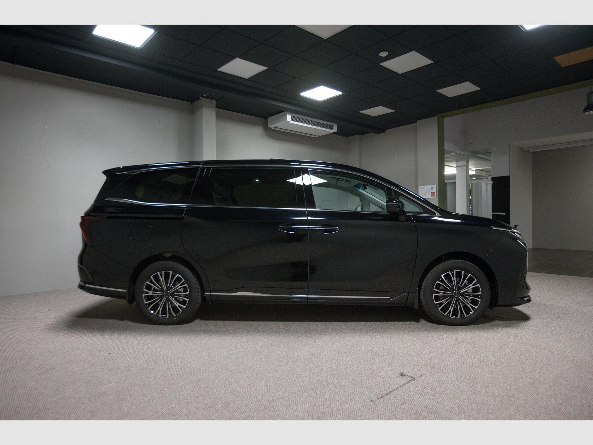 Forthing 9 1.5 HEV 7 PLACES FULL HYBRID (2026) - Photo 2