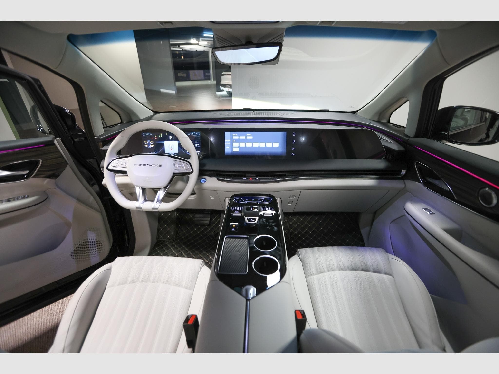 Forthing 9 1.5 HEV 7 PLACES FULL HYBRID (2026) - Photo 8