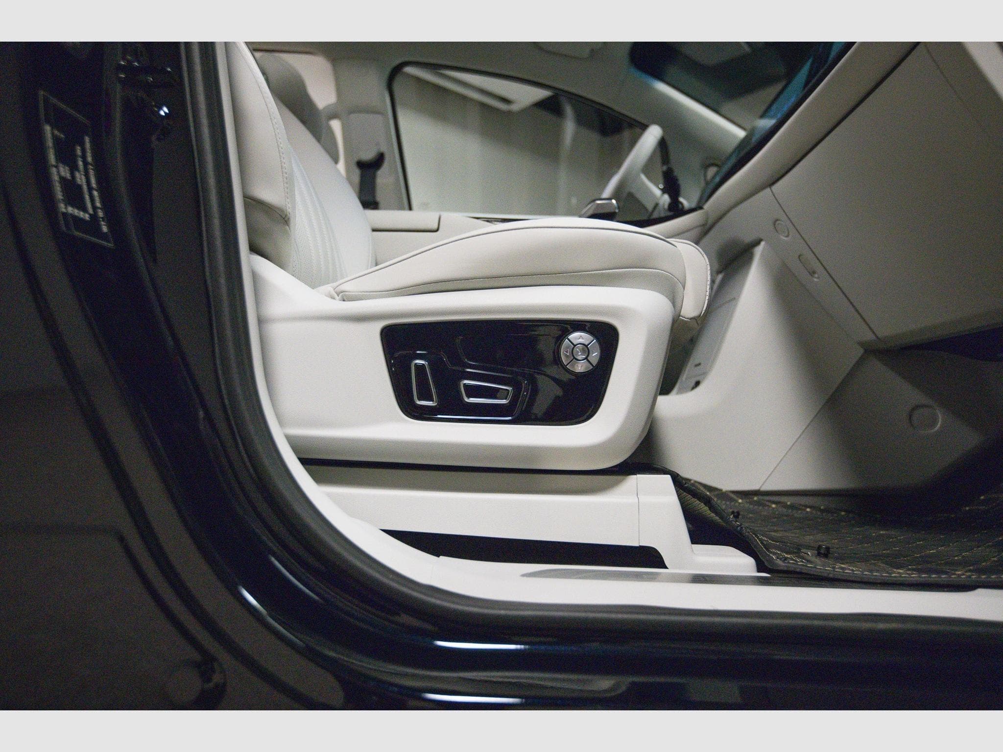 Forthing 9 1.5 HEV 7 PLACES FULL HYBRID (2026) - Photo 14