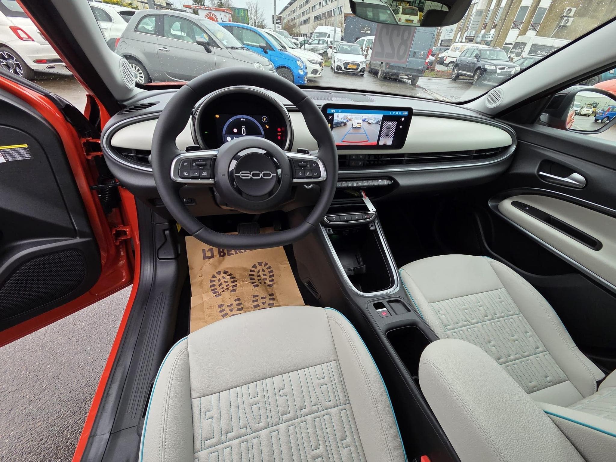 Fiat 600 LA PRIMA 136 CV (2024) - Photo 3