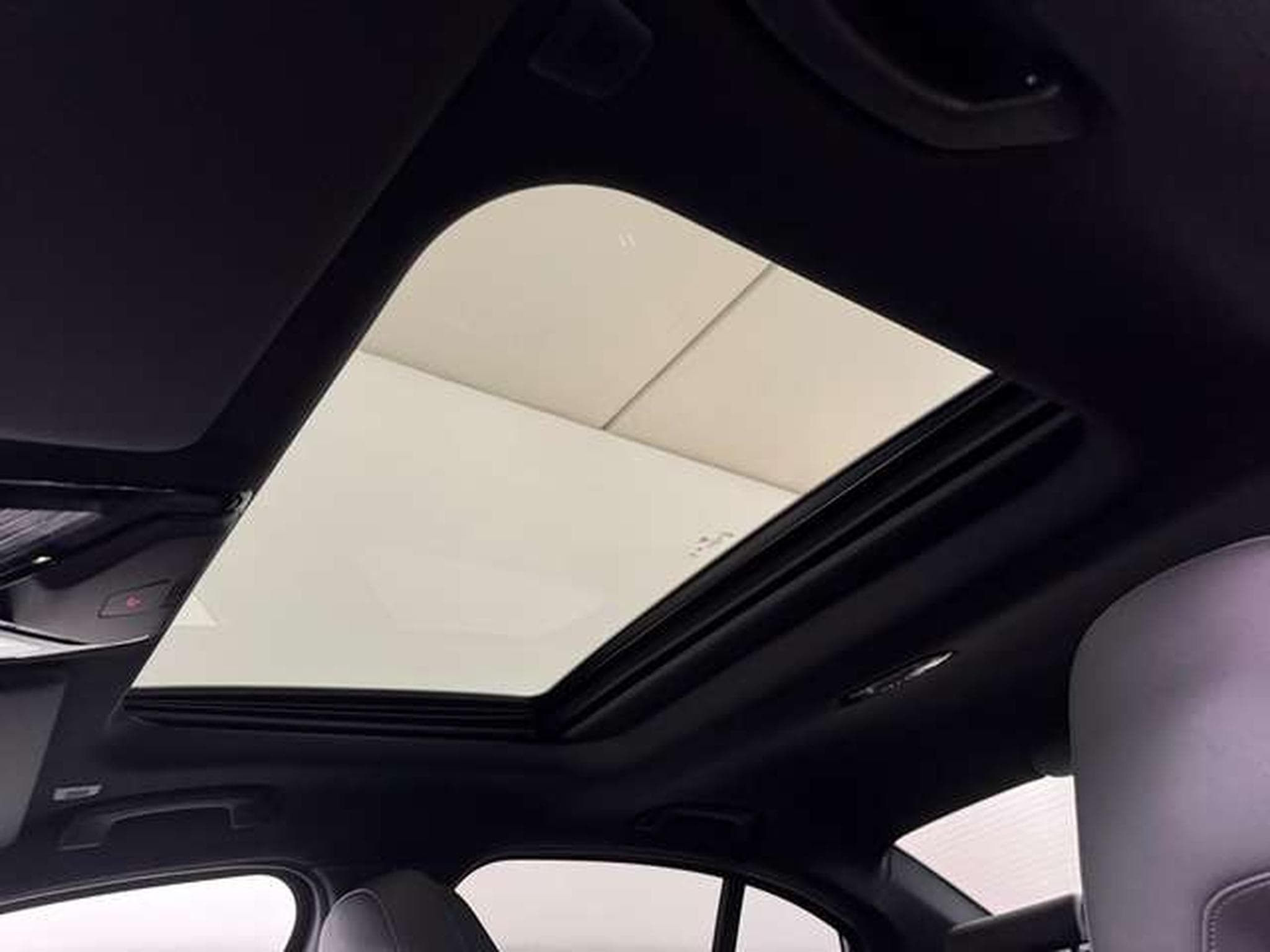 BMW 330 d xDrive HK HiFi DAB LED GSD (2025) - Foto 13